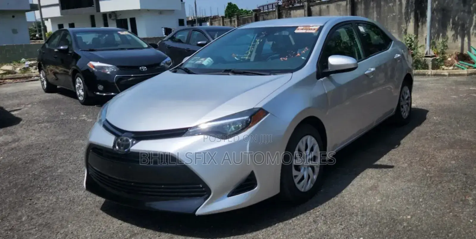 Toyota Corolla LE (1.8L 4cyl 2A) 2018 Silver