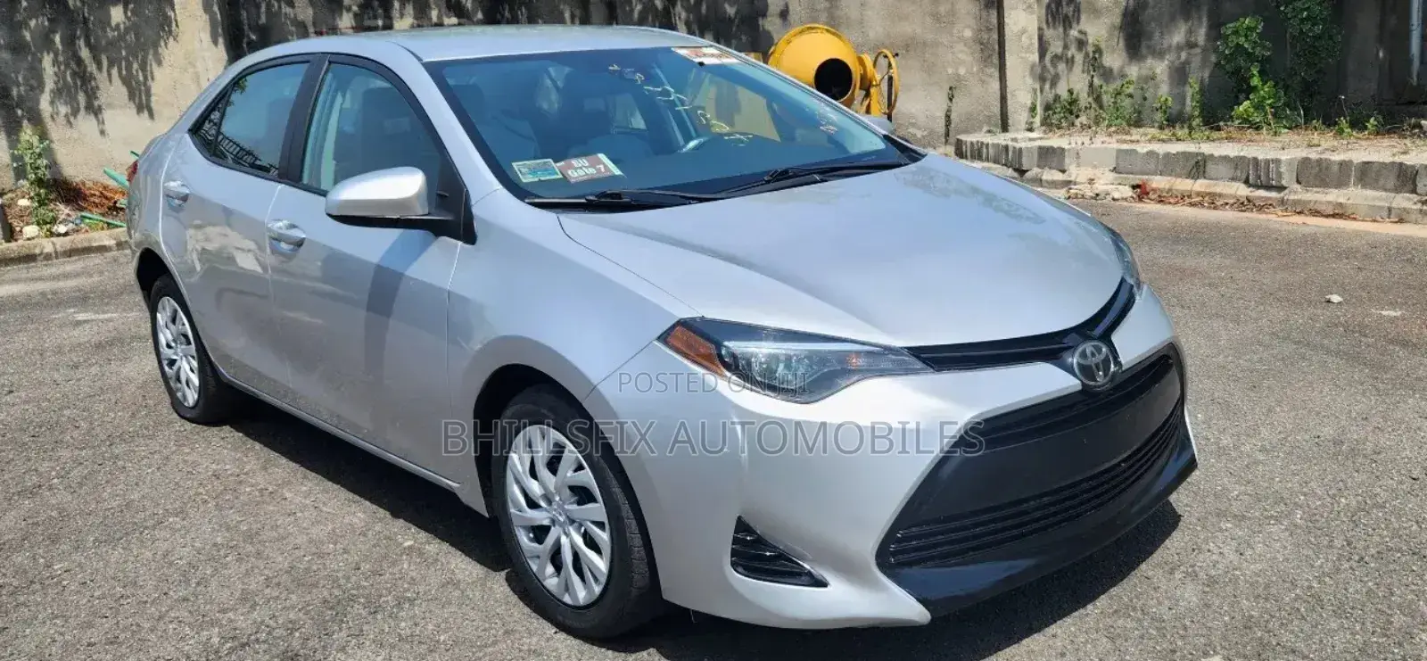 Toyota Corolla LE (1.8L 4cyl 2A) 2018 Silver