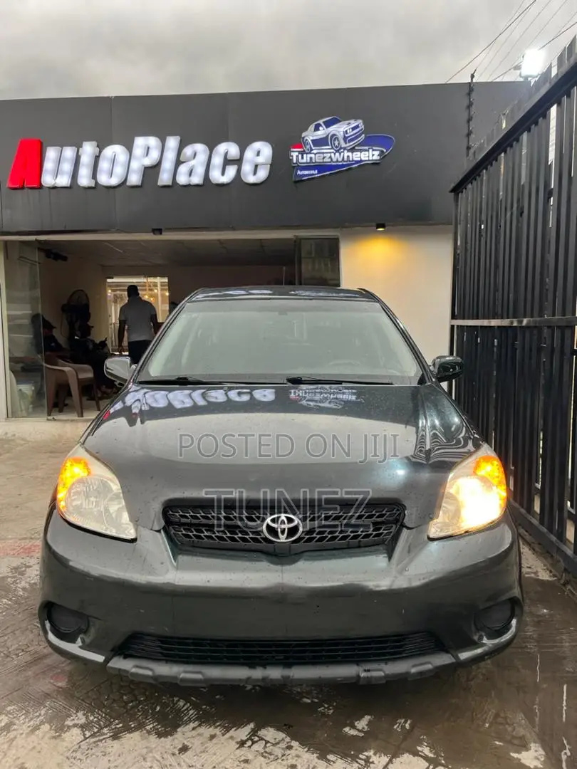 Toyota Matrix XR Hatchback FWD (1.8L 4cyl 4A) 2006 Black