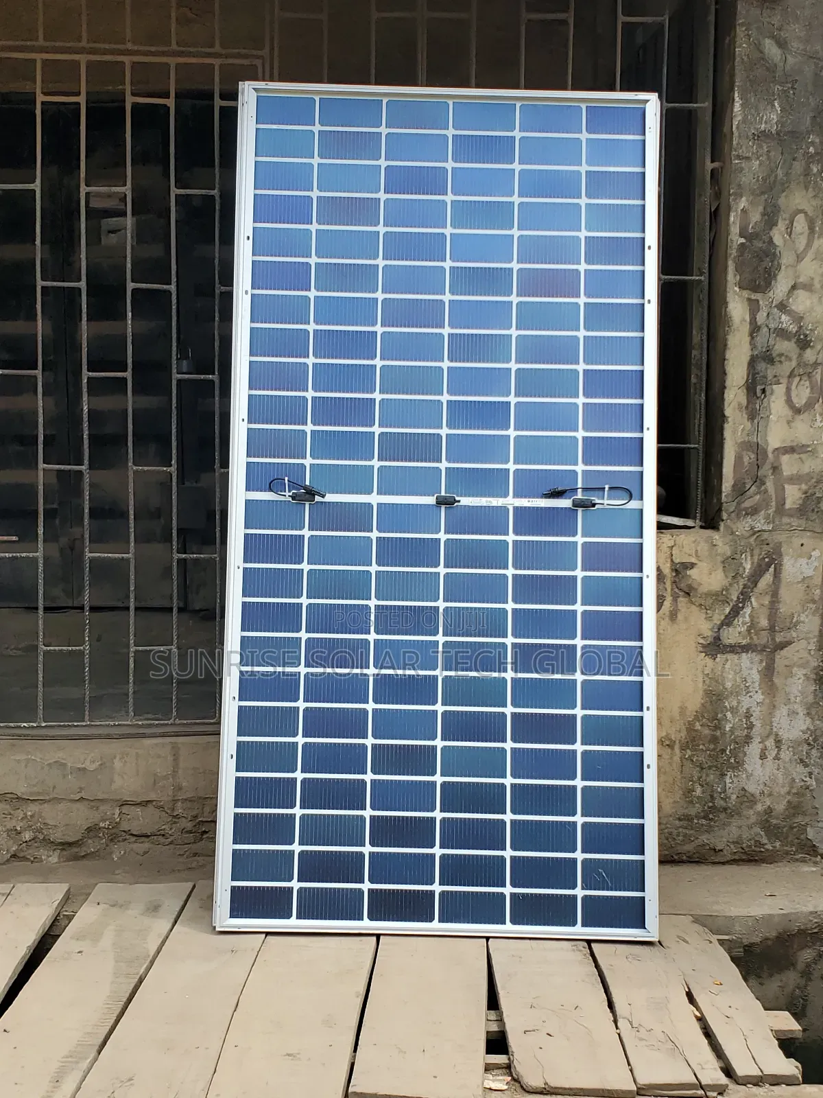 650w Jinko Solar Panel