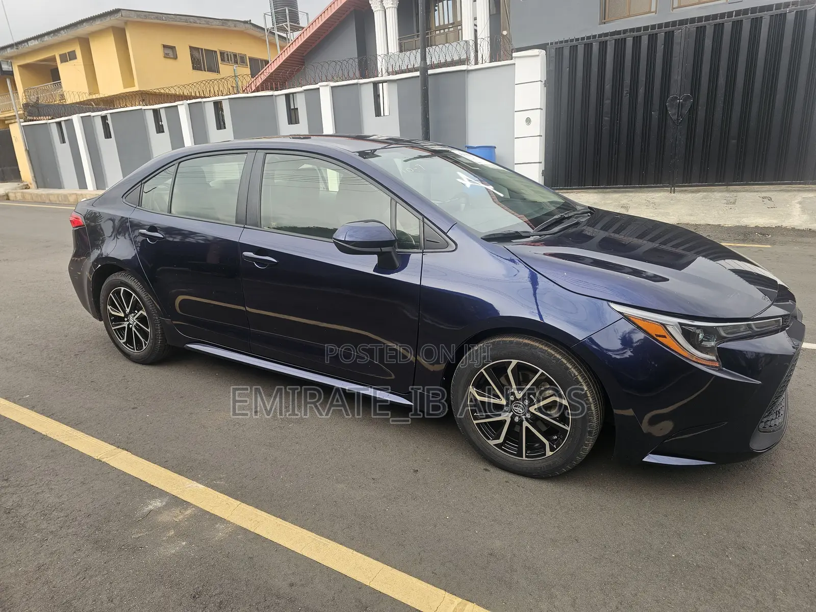 Toyota Corolla LE 2020 Blue