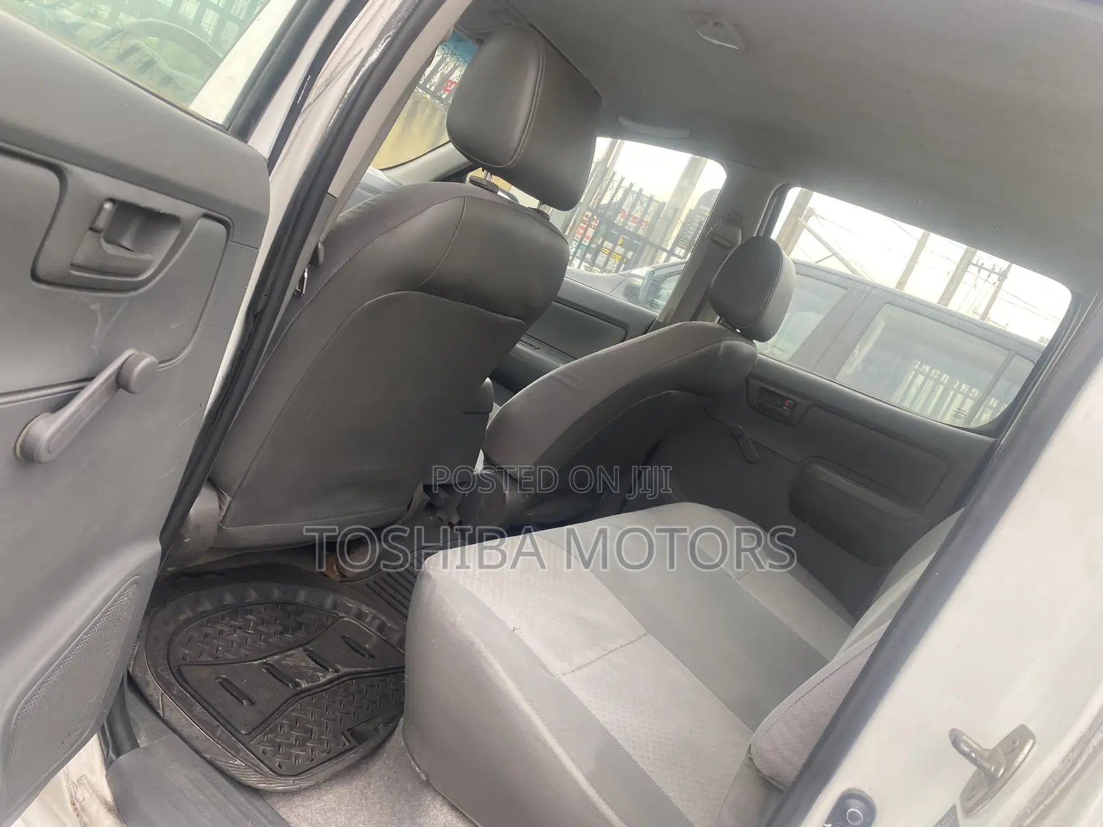 Toyota Hilux 2014 White