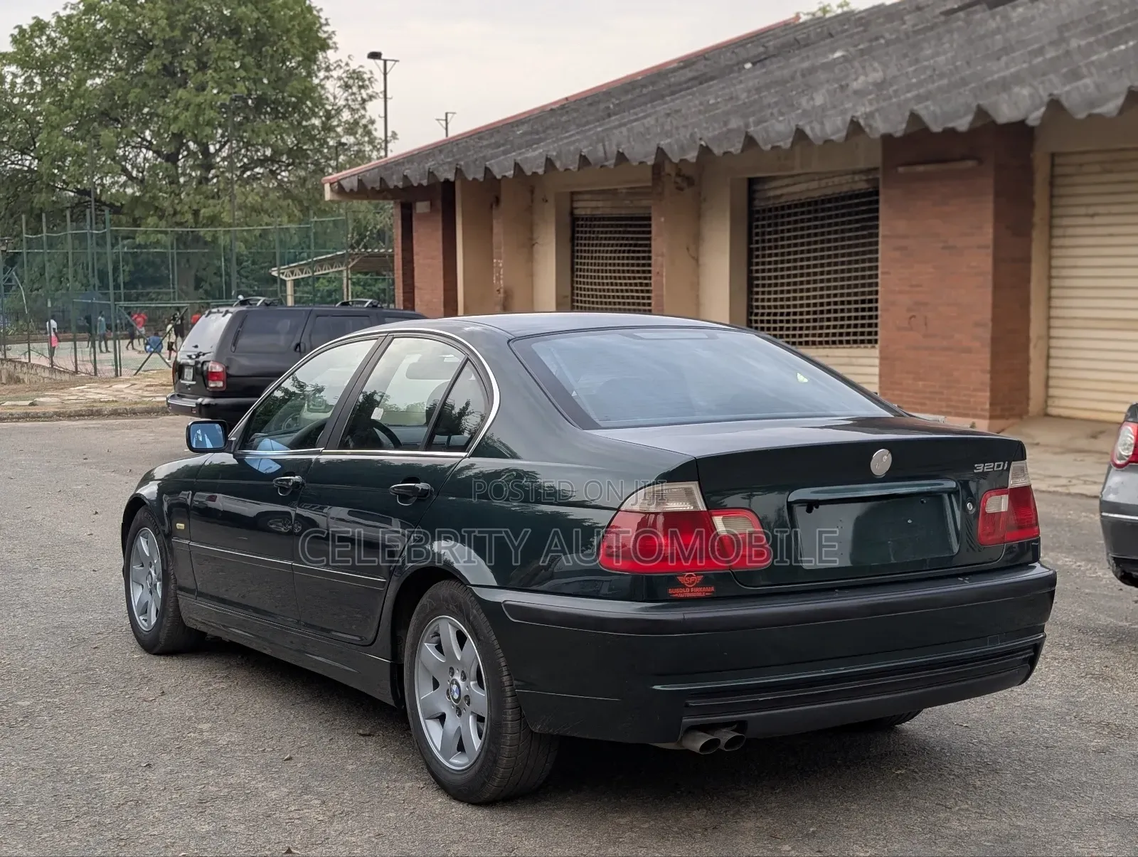 BMW 320i Sedan RWD 1999 Green