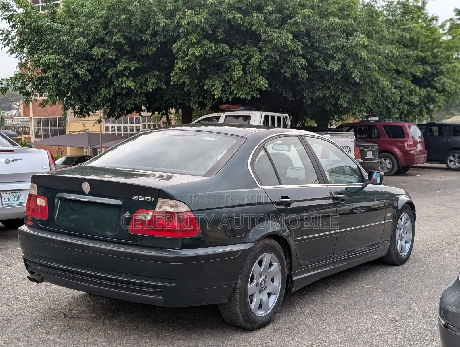 BMW 320i Sedan RWD 1999 Green