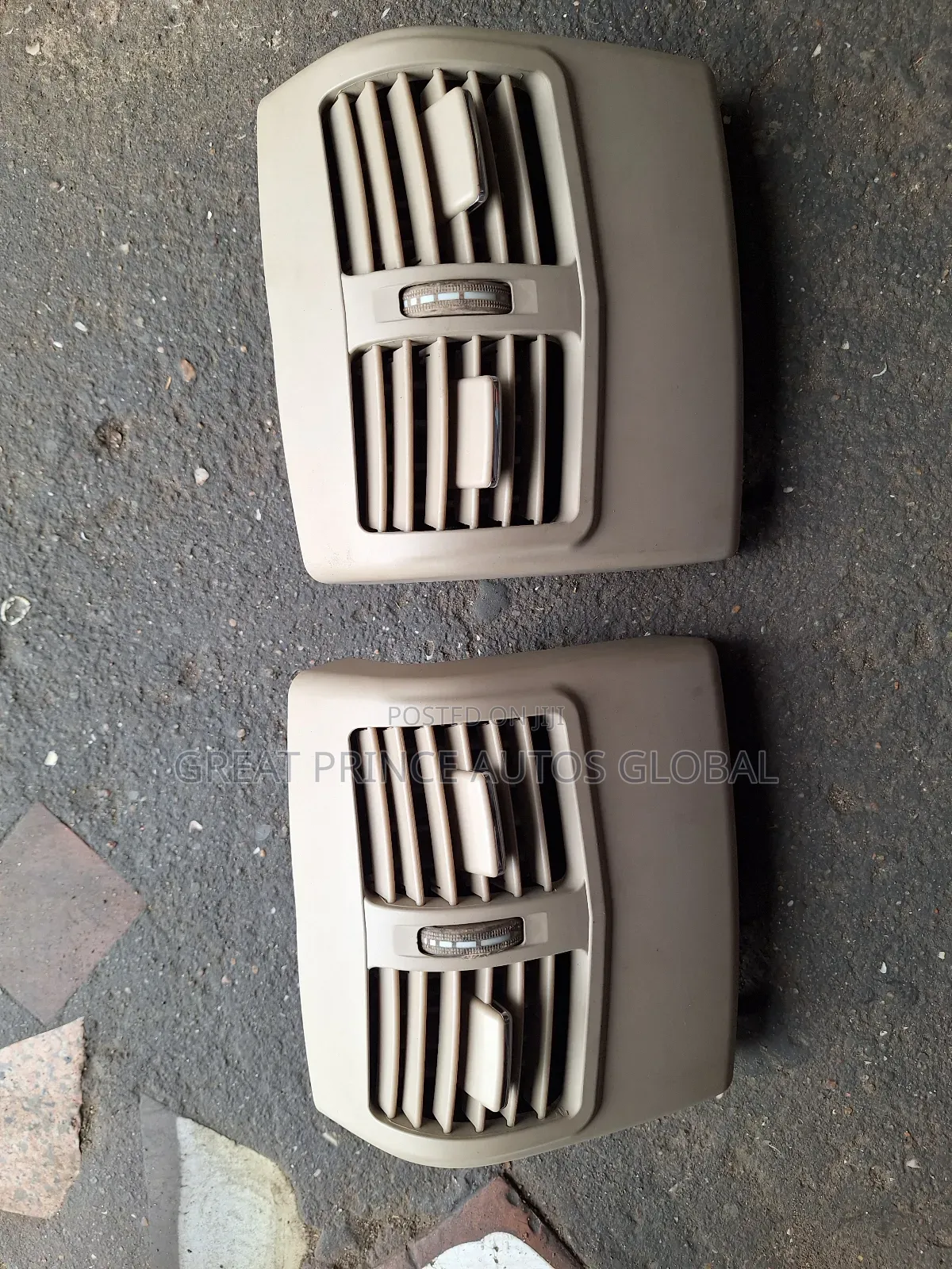 Back Console a/C Vent E350 212