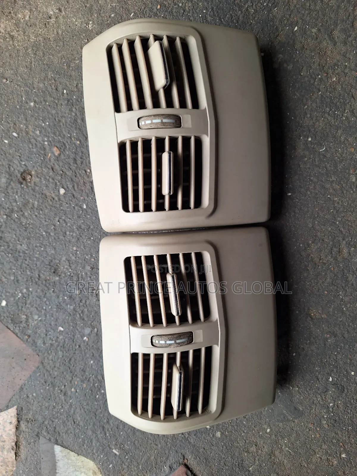 Back Console a/C Vent E350 212
