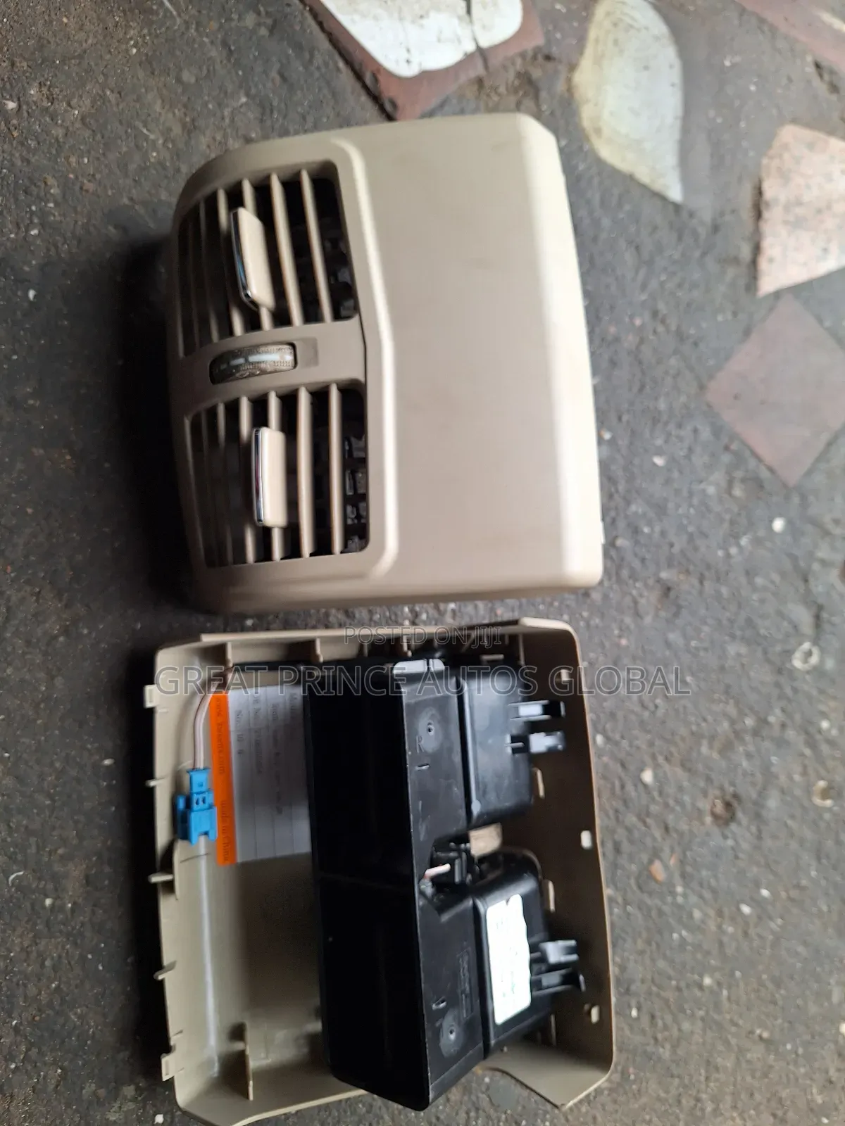 Back Console a/C Vent E350 212