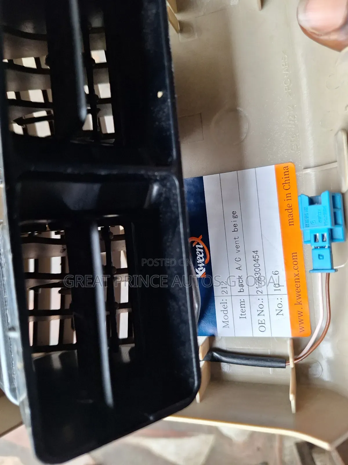 Back Console a/C Vent E350 212