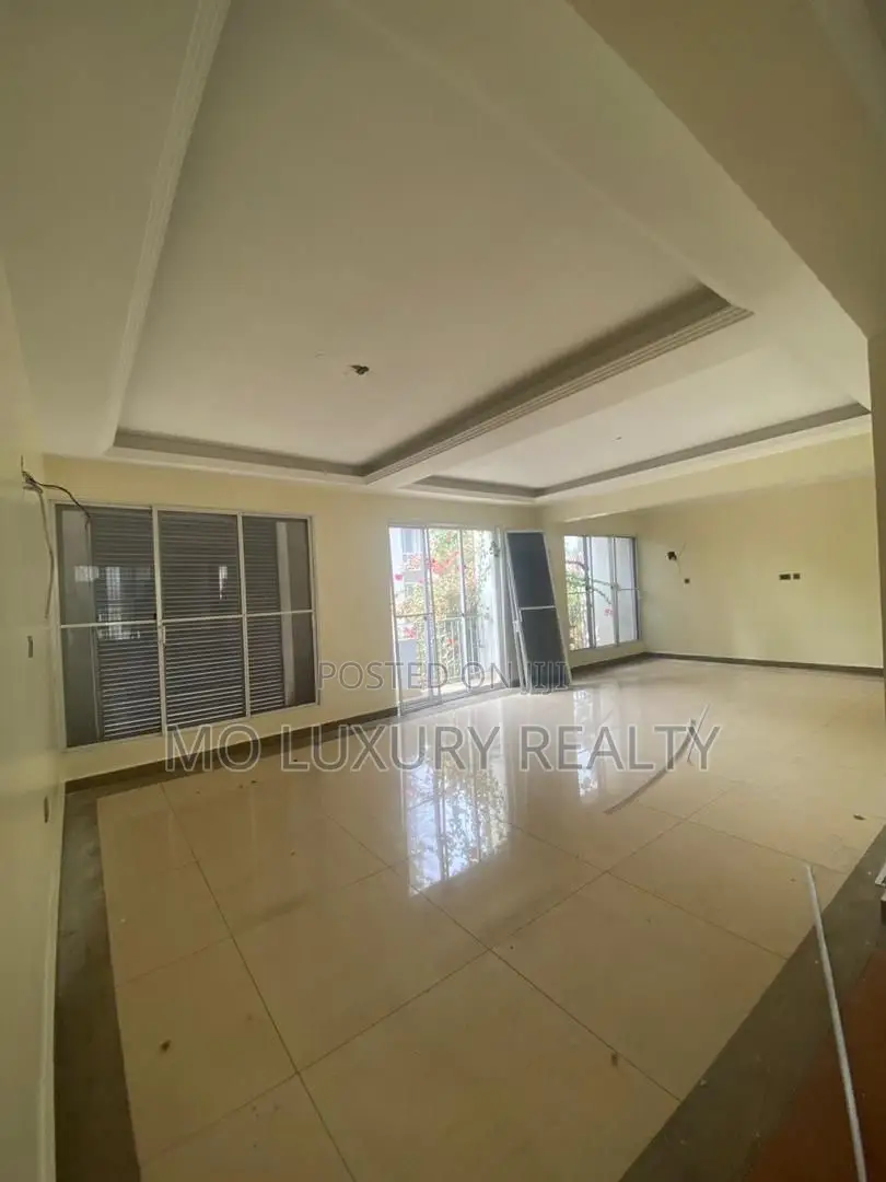 4bdrm Townhouse / Terrace in Ikoyi for rent