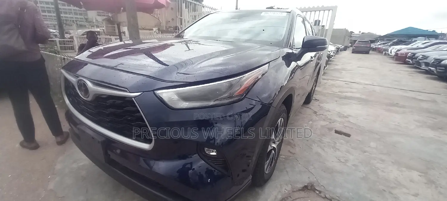 Toyota Highlander 2021 Blue