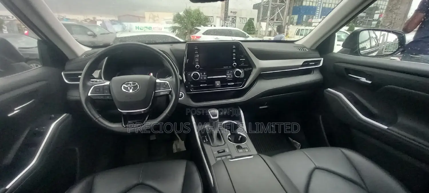 Toyota Highlander 2021 Blue