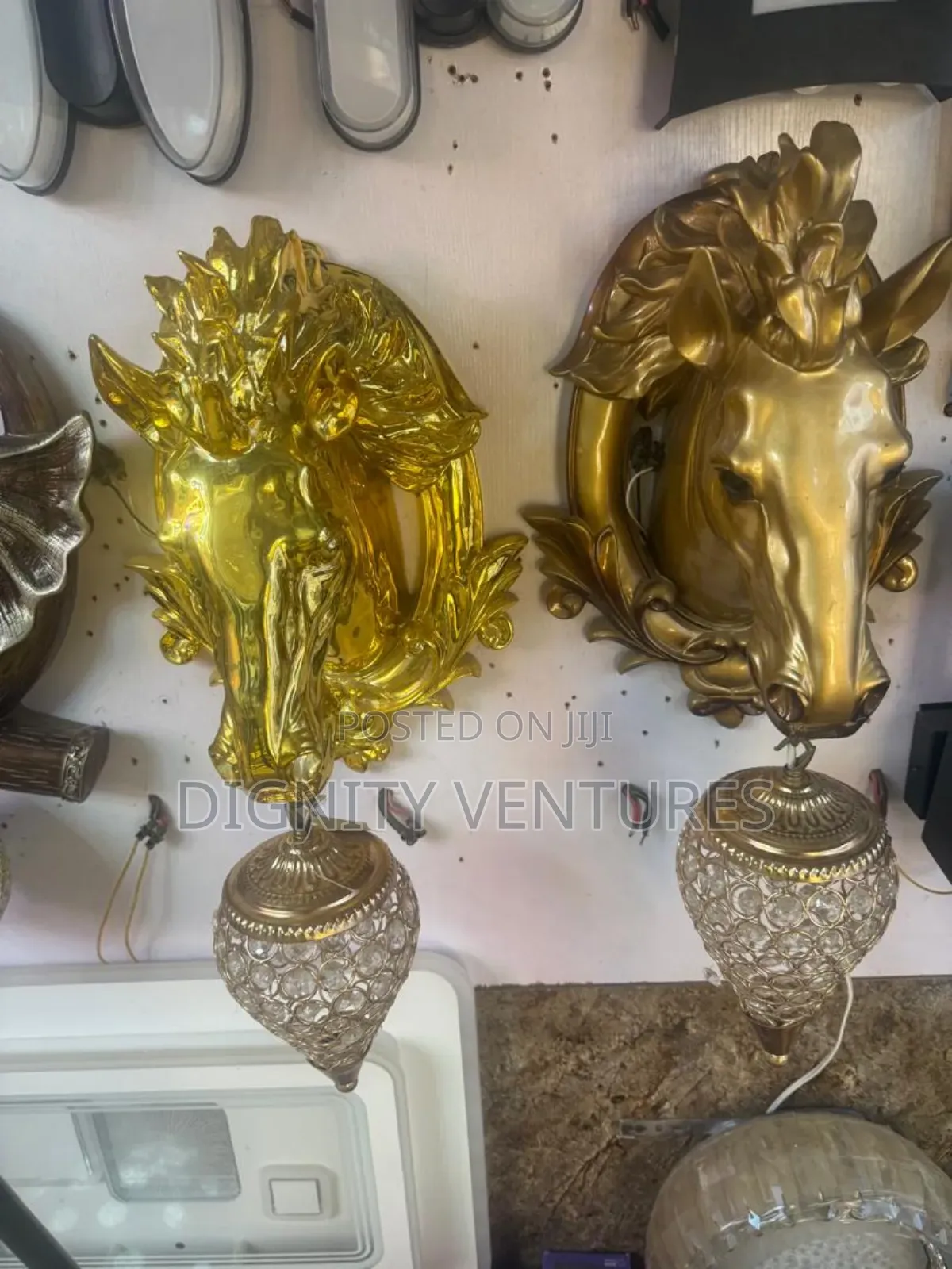 Horse Hold Wall Lamp