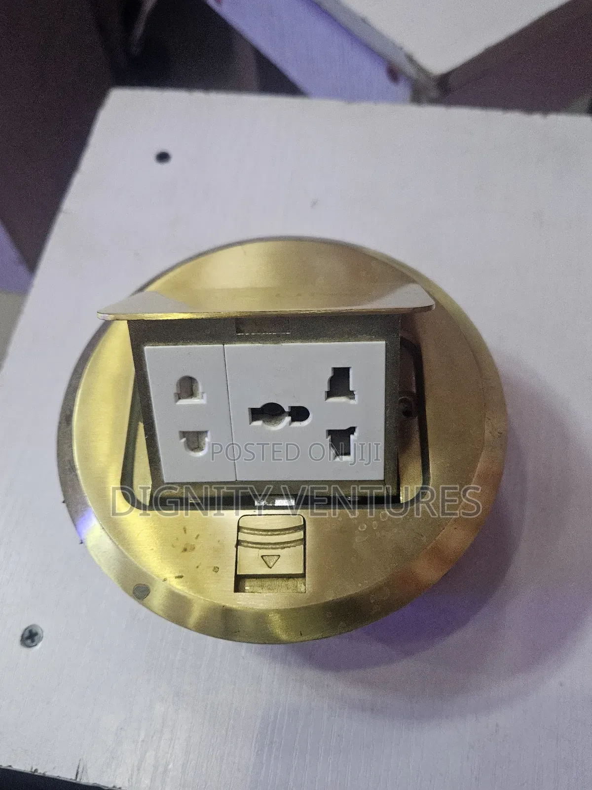 13a Floor Sockets