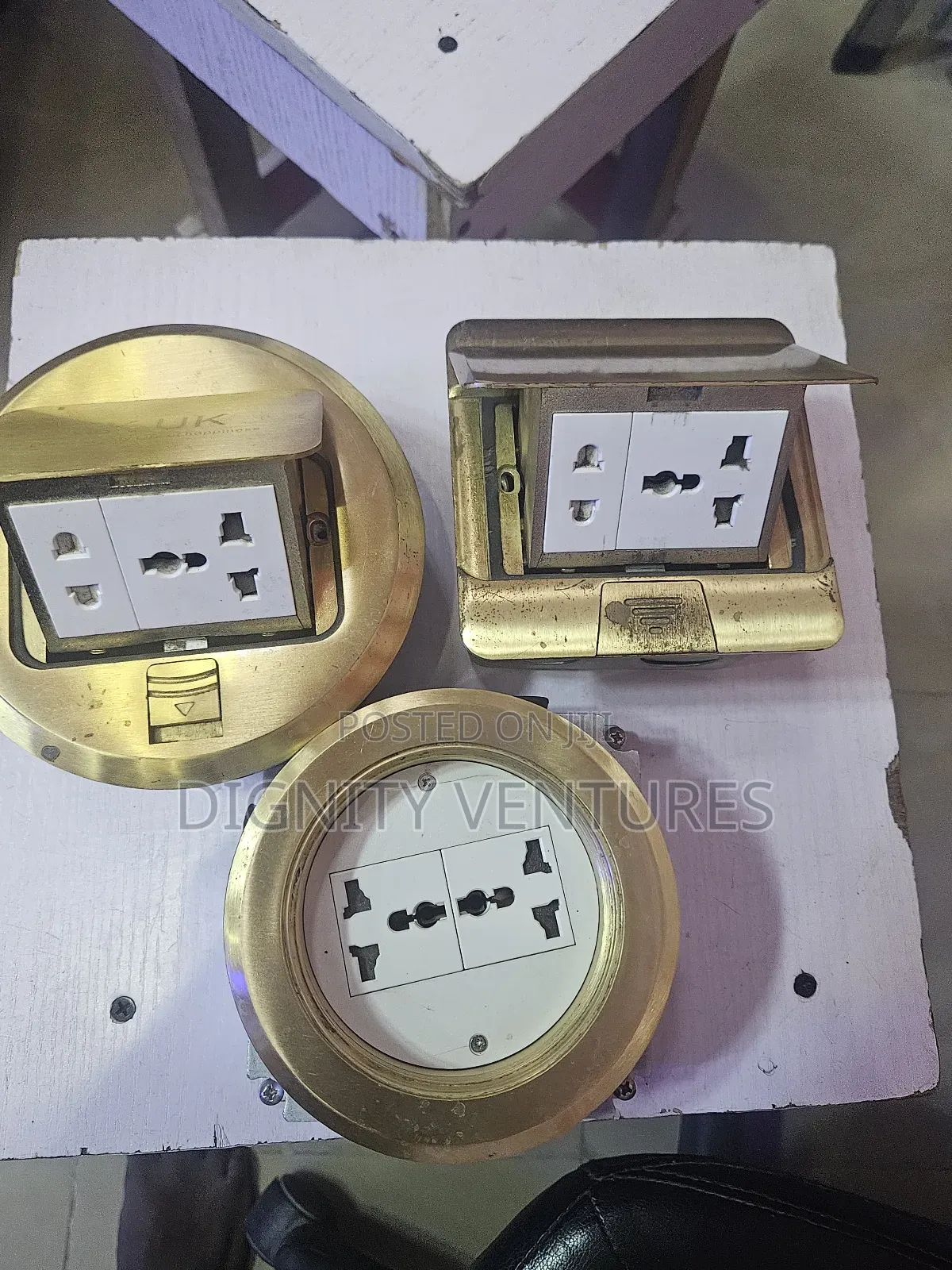 13a Floor Sockets