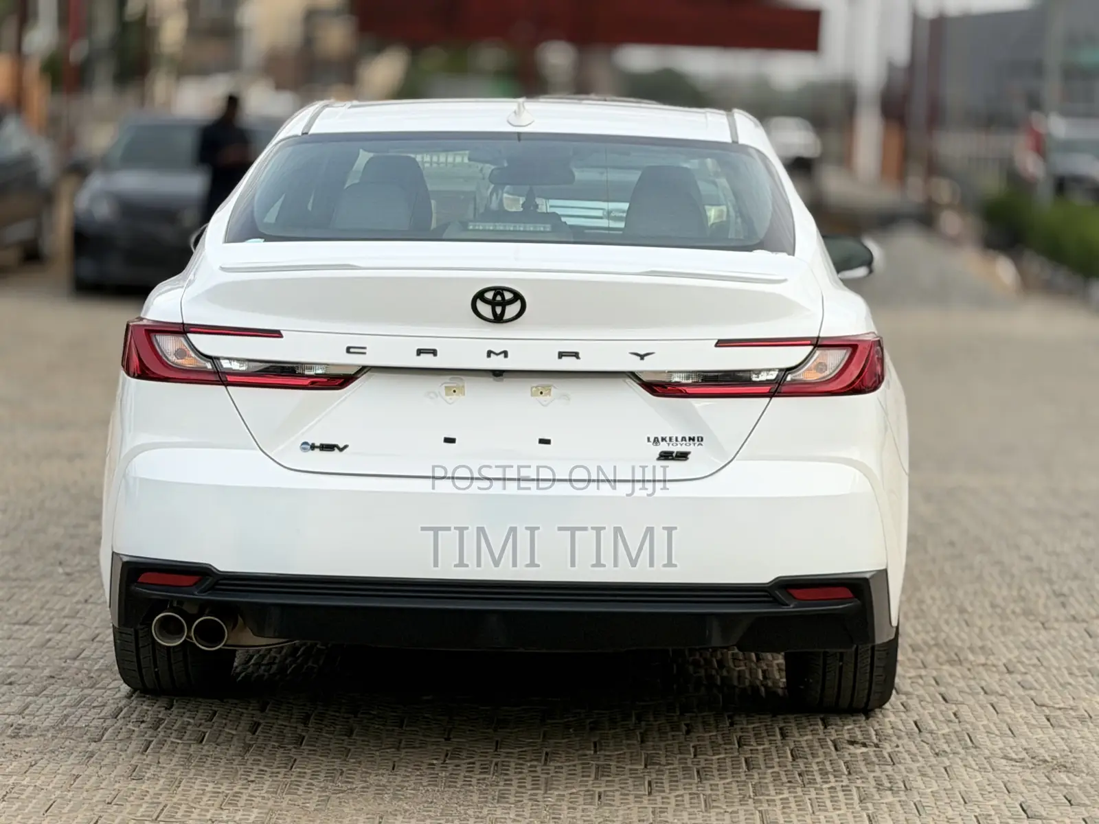 Toyota Camry SE 2025 White