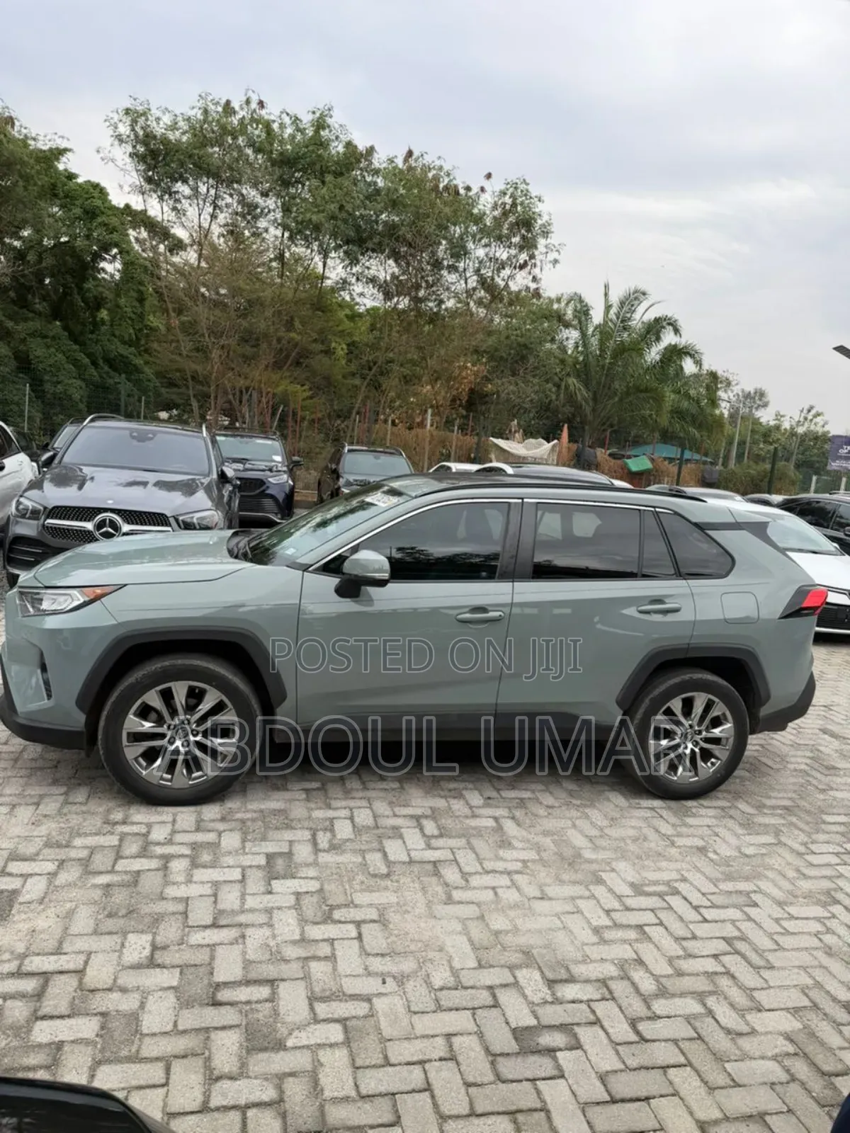 Toyota RAV4 XLE Premium 2021 Gray
