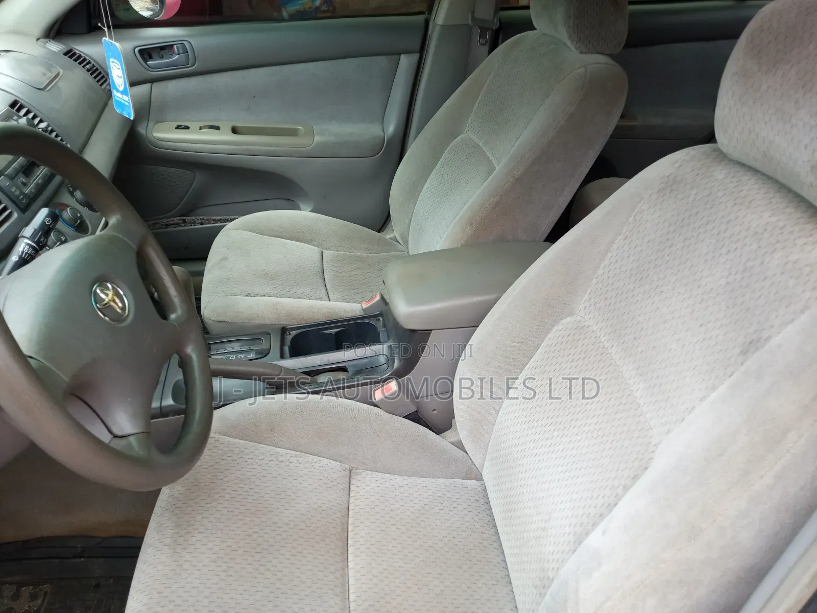 Toyota Camry LE 4dr Sedan (2.4L 4cyl 5M) 2004 Gray