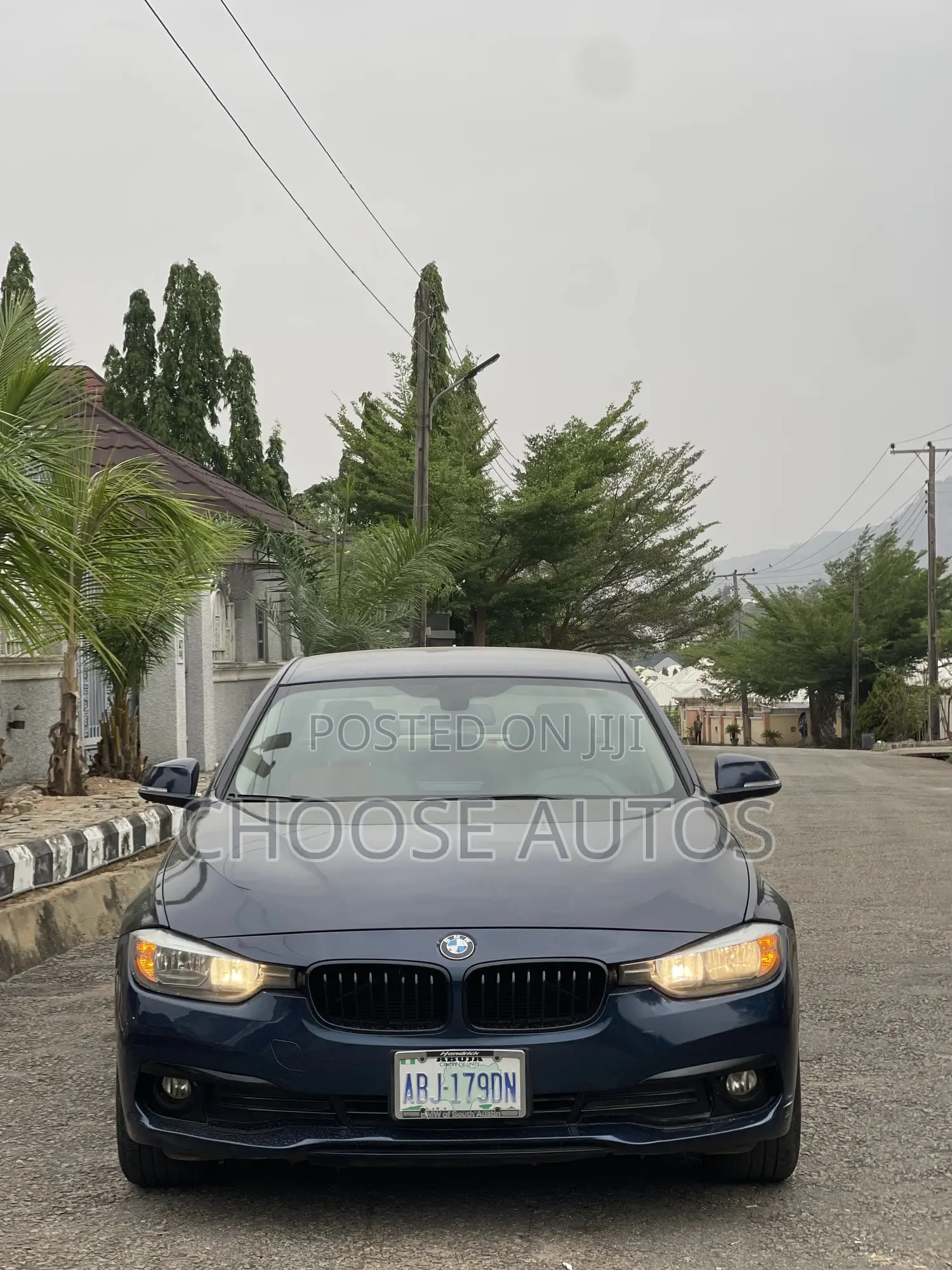 BMW 320i Sedan RWD 2016