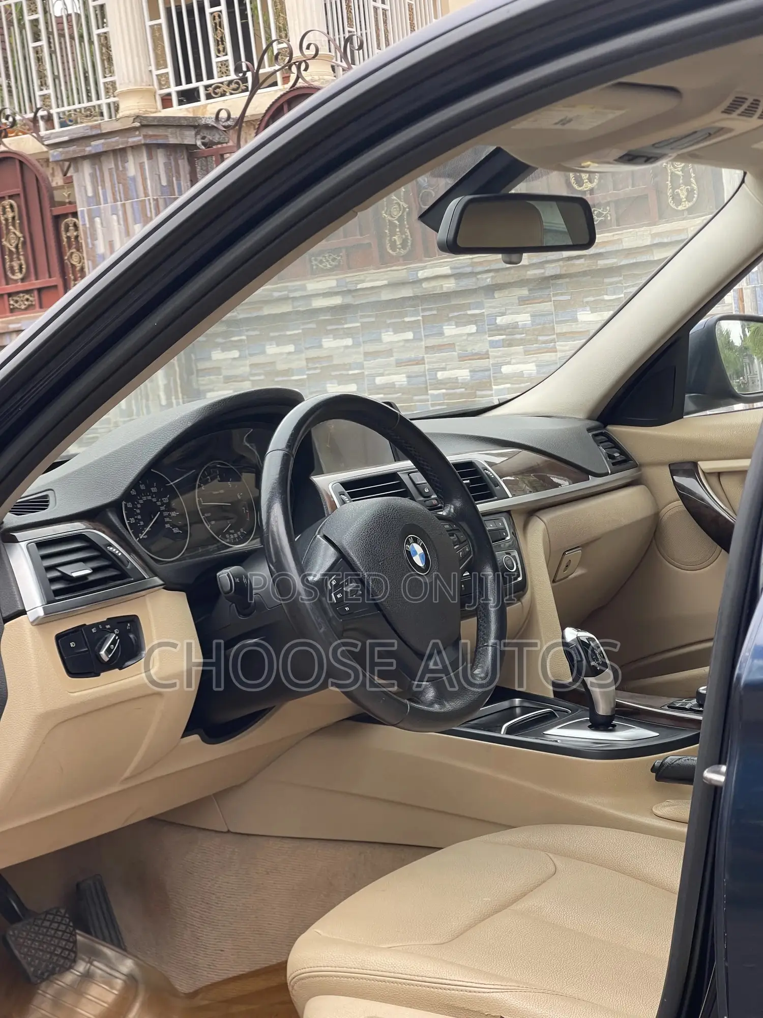 BMW 320i Sedan RWD 2016