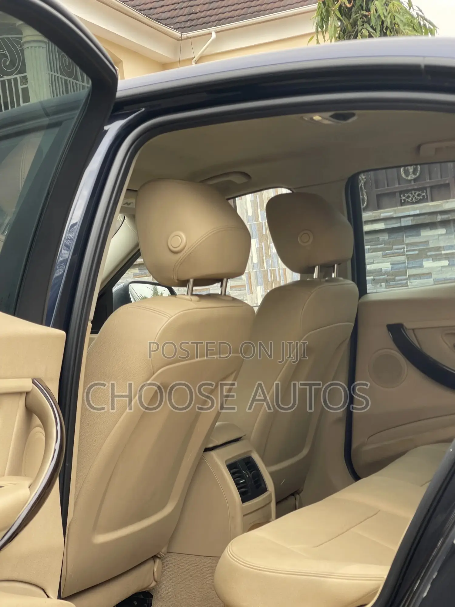 BMW 320i Sedan RWD 2016