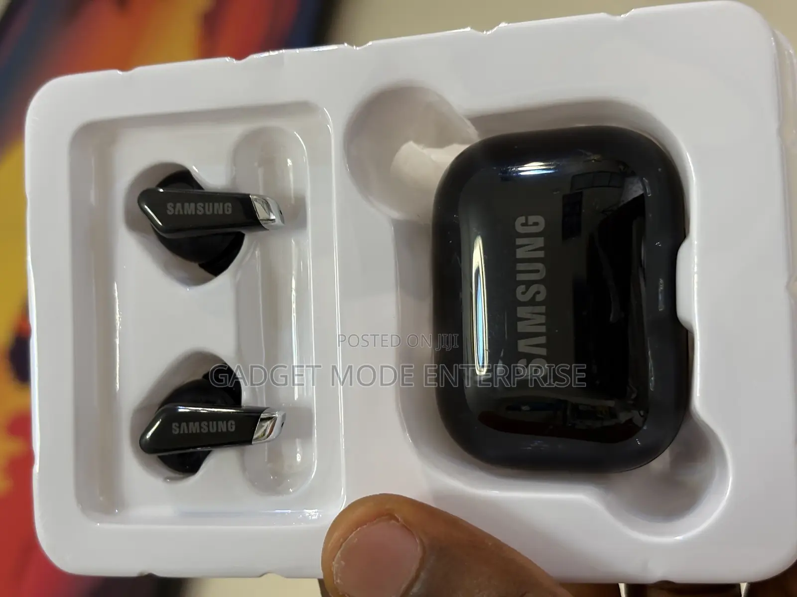 Samsung Mg-S20 Led Buds Are Wireless Bluetooth Earbuds