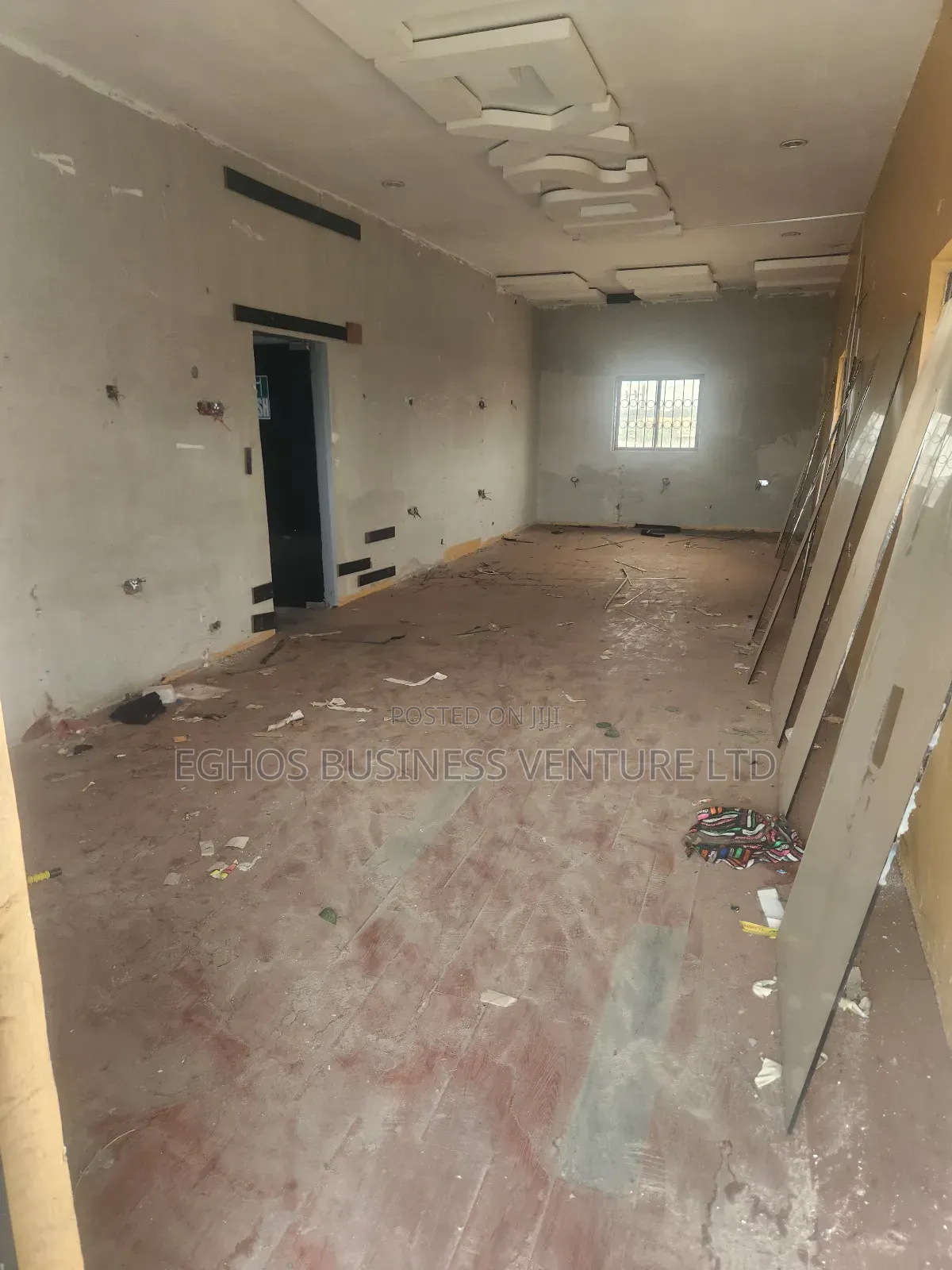SHOP Space Upstairs Up for Rent
