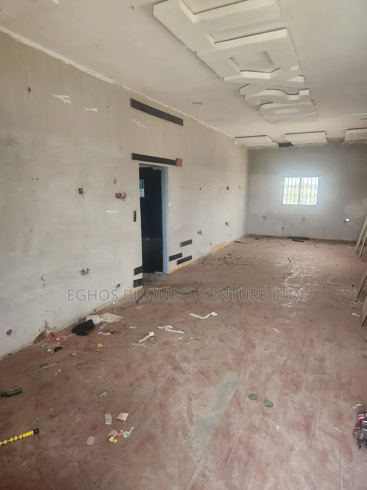 SHOP Space Upstairs Up for Rent