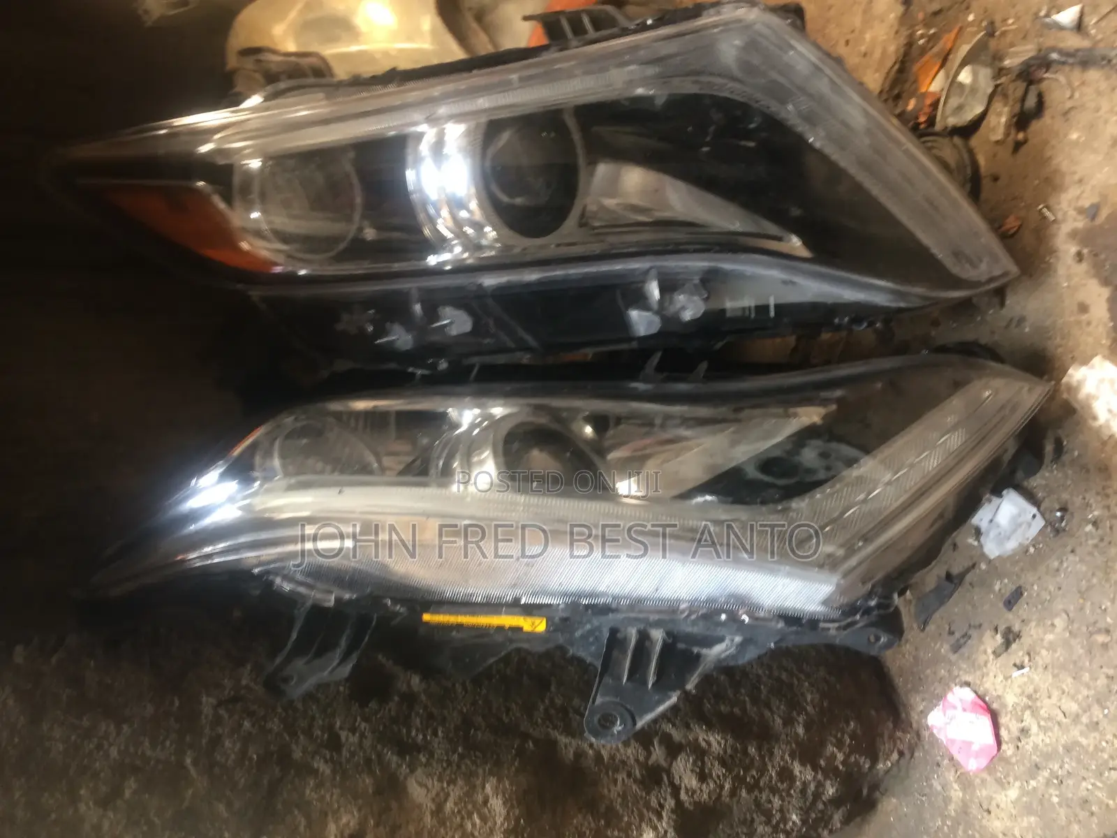 Toyota Lexus Pontiac Vibe and Bombar