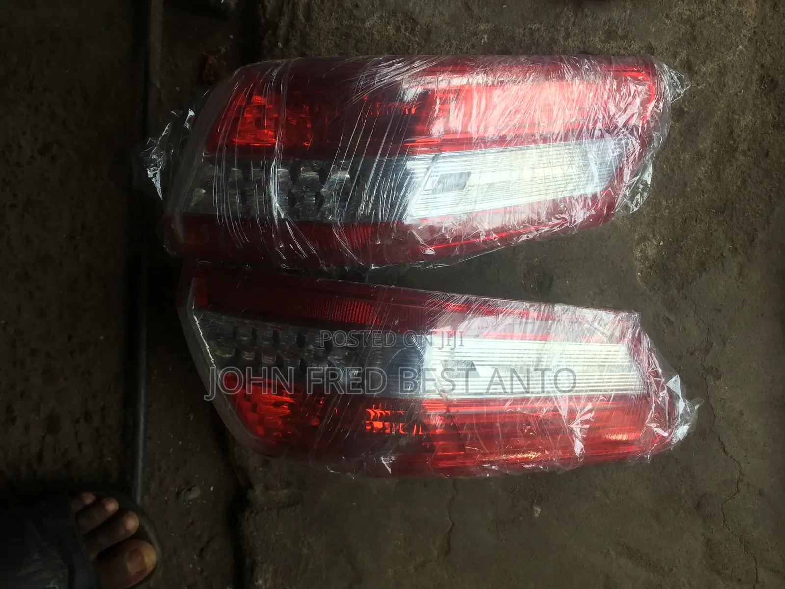 Toyota Lexus Pontiac Vibe and Bombar