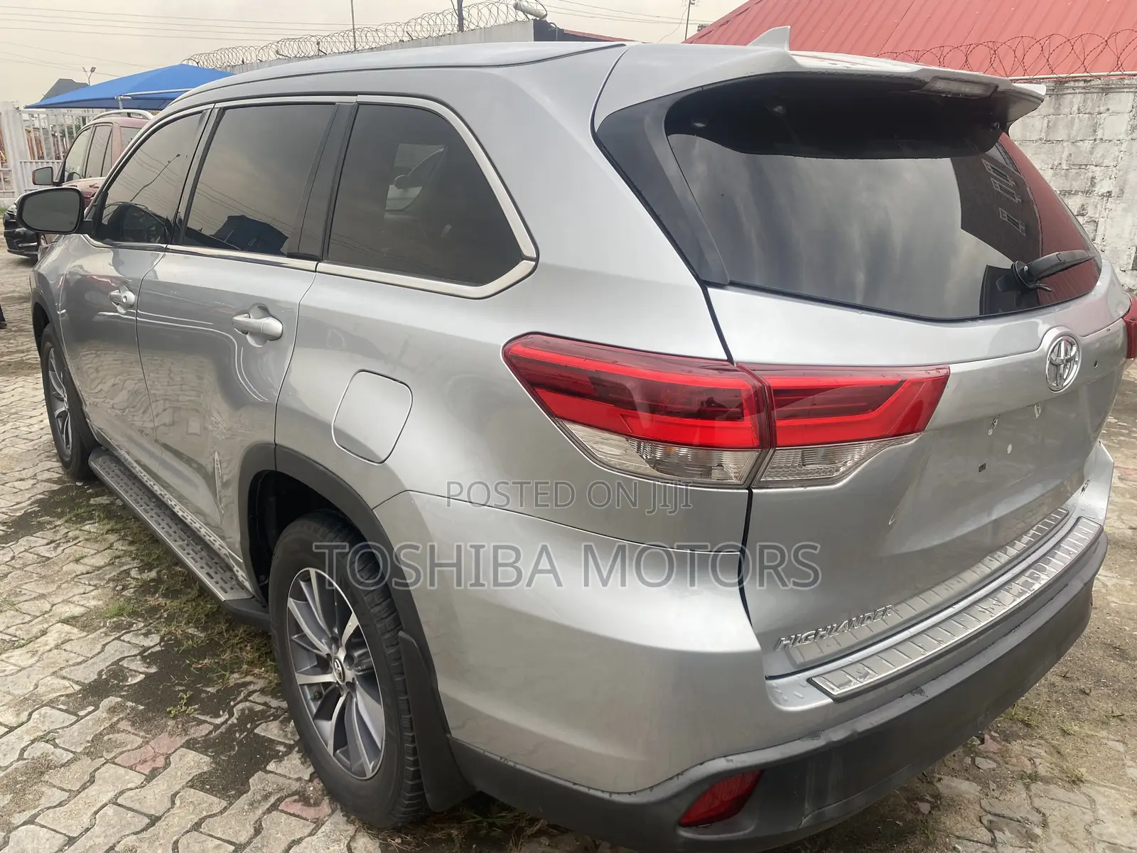 Toyota Highlander XLE 4x2 V6 (3.5L 6cyl 8A) 2017 Silver