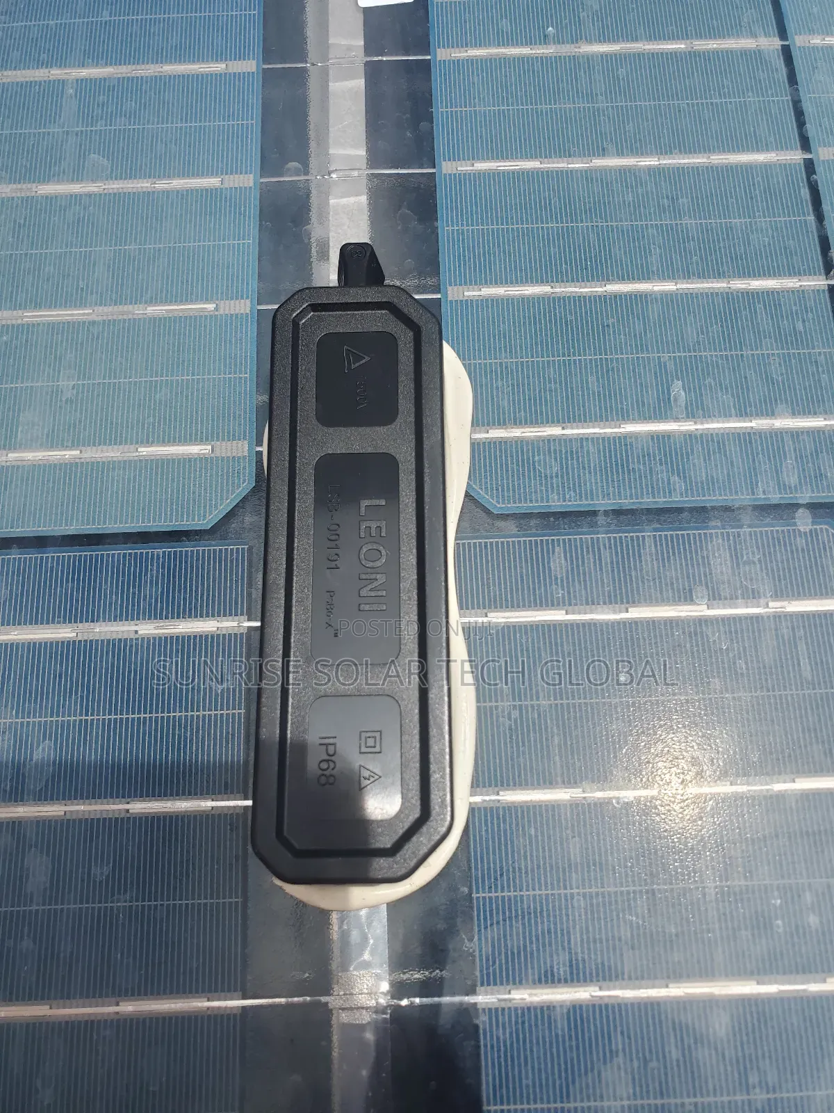 615w Jinko Solar Panels Bifacial