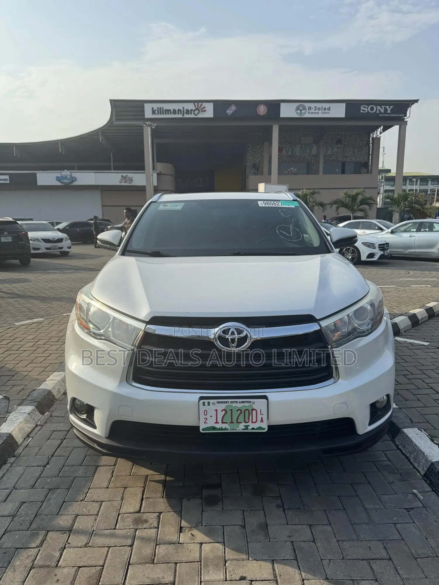 Toyota Highlander XLE 4dr SUV (3.5L 6cyl 6A) 2015 White