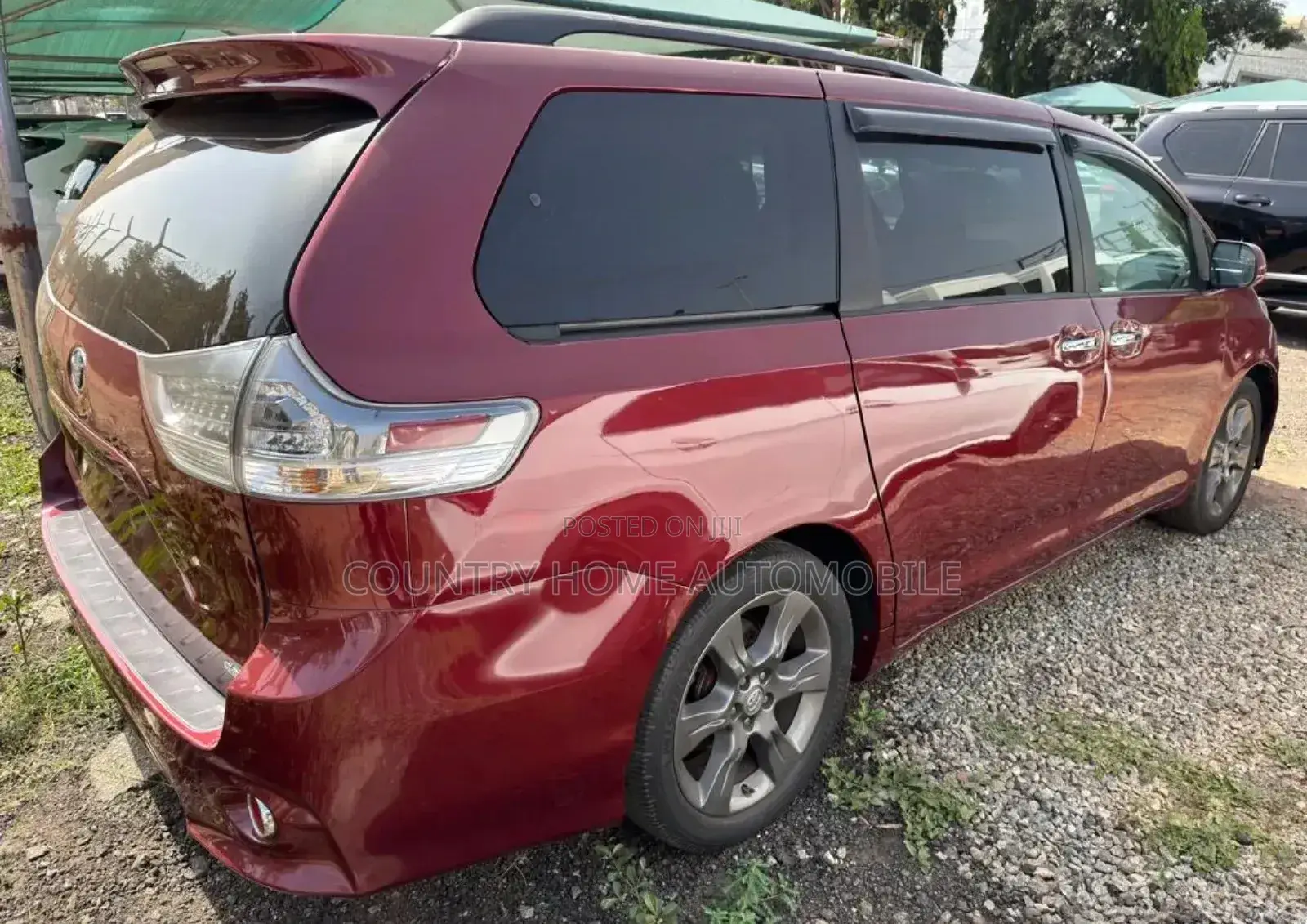Toyota Sienna SE Premium 8 Passenger (3.5L 6cyl 6A) 2016 Burgundy