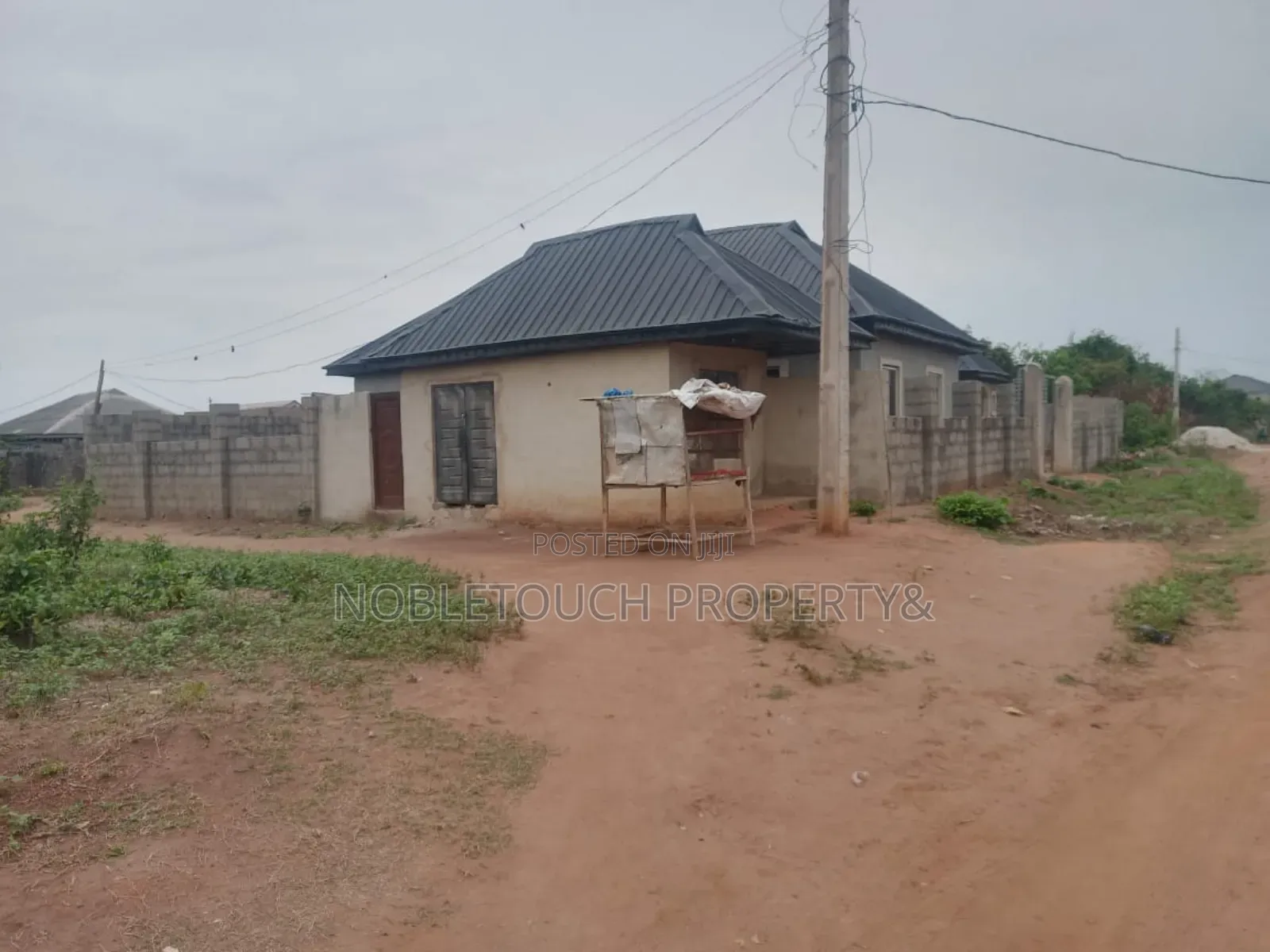 3bdrm Bungalow in Ikorodu Lagos, Agric for sale