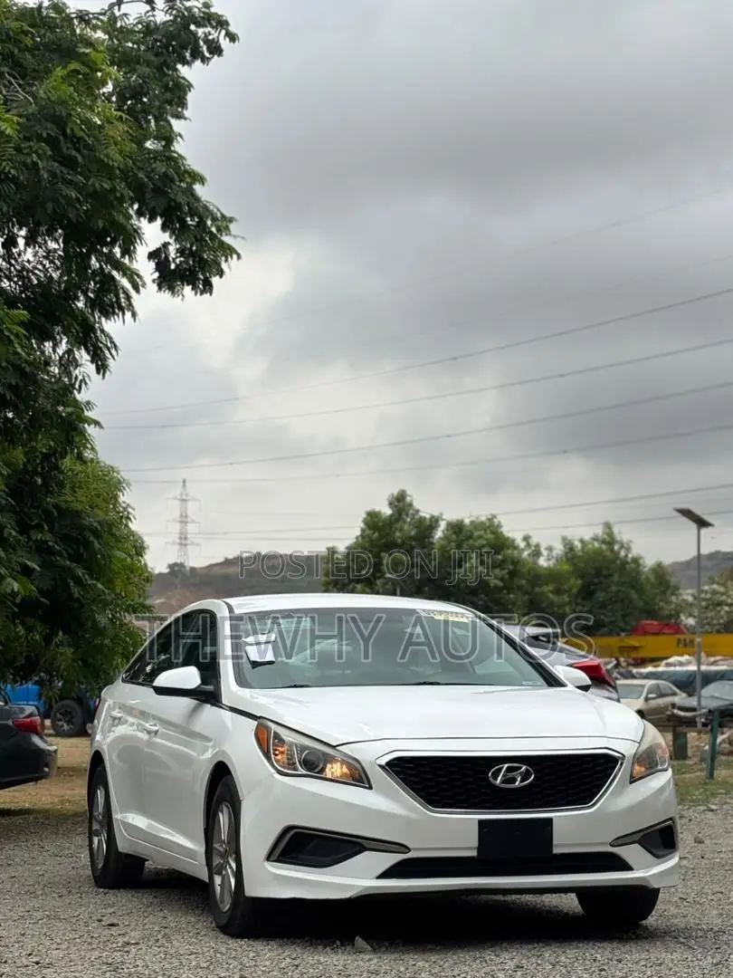 Hyundai Sonata Base Sedan FWD (2.4L 4cyl 6A) 2016 White