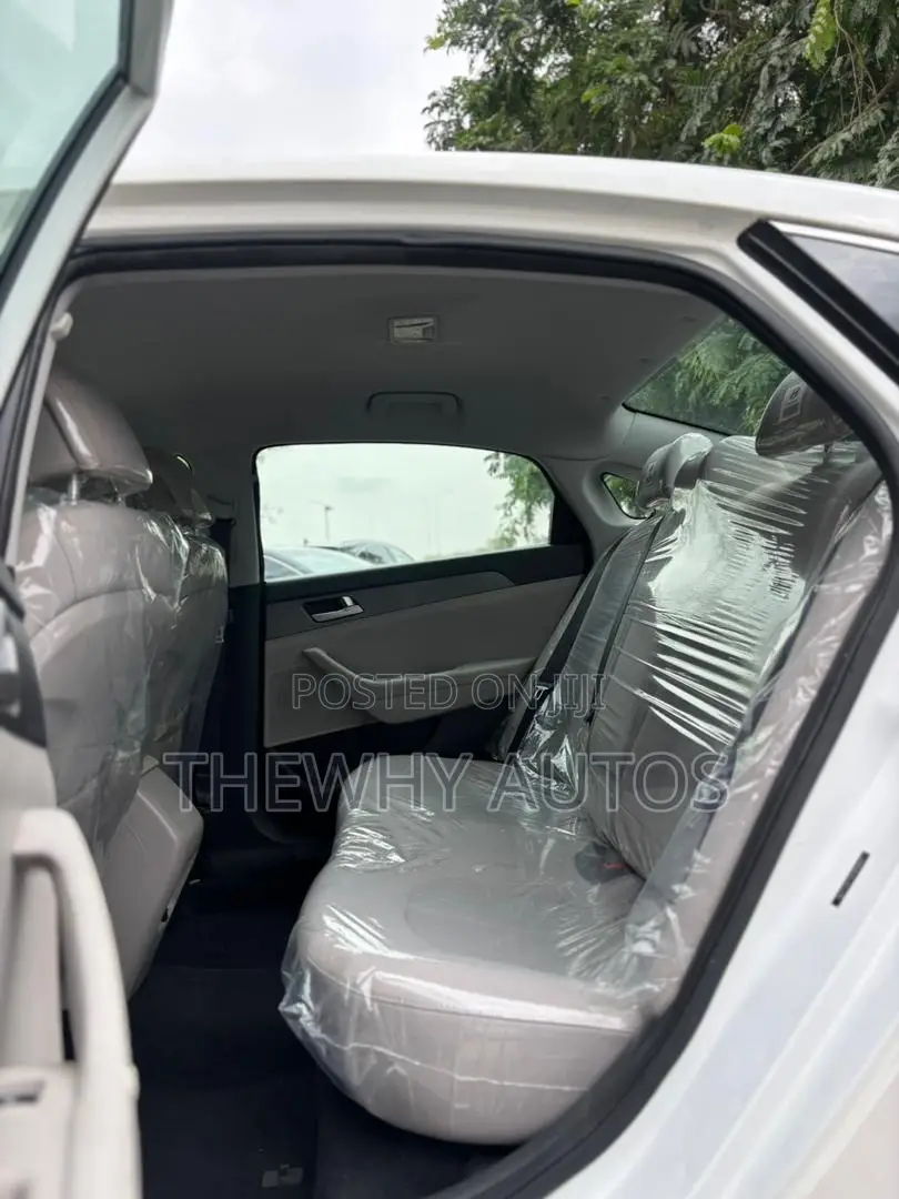 Hyundai Sonata Base Sedan FWD (2.4L 4cyl 6A) 2016 White