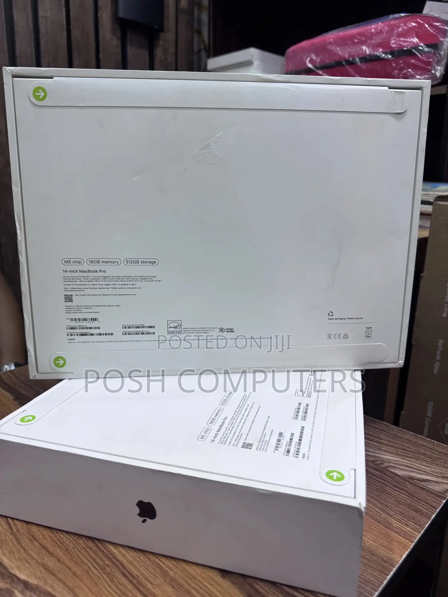 New Laptop Apple MacBook Pro 2025 M5 16GB Apple M5 SSD 512GB