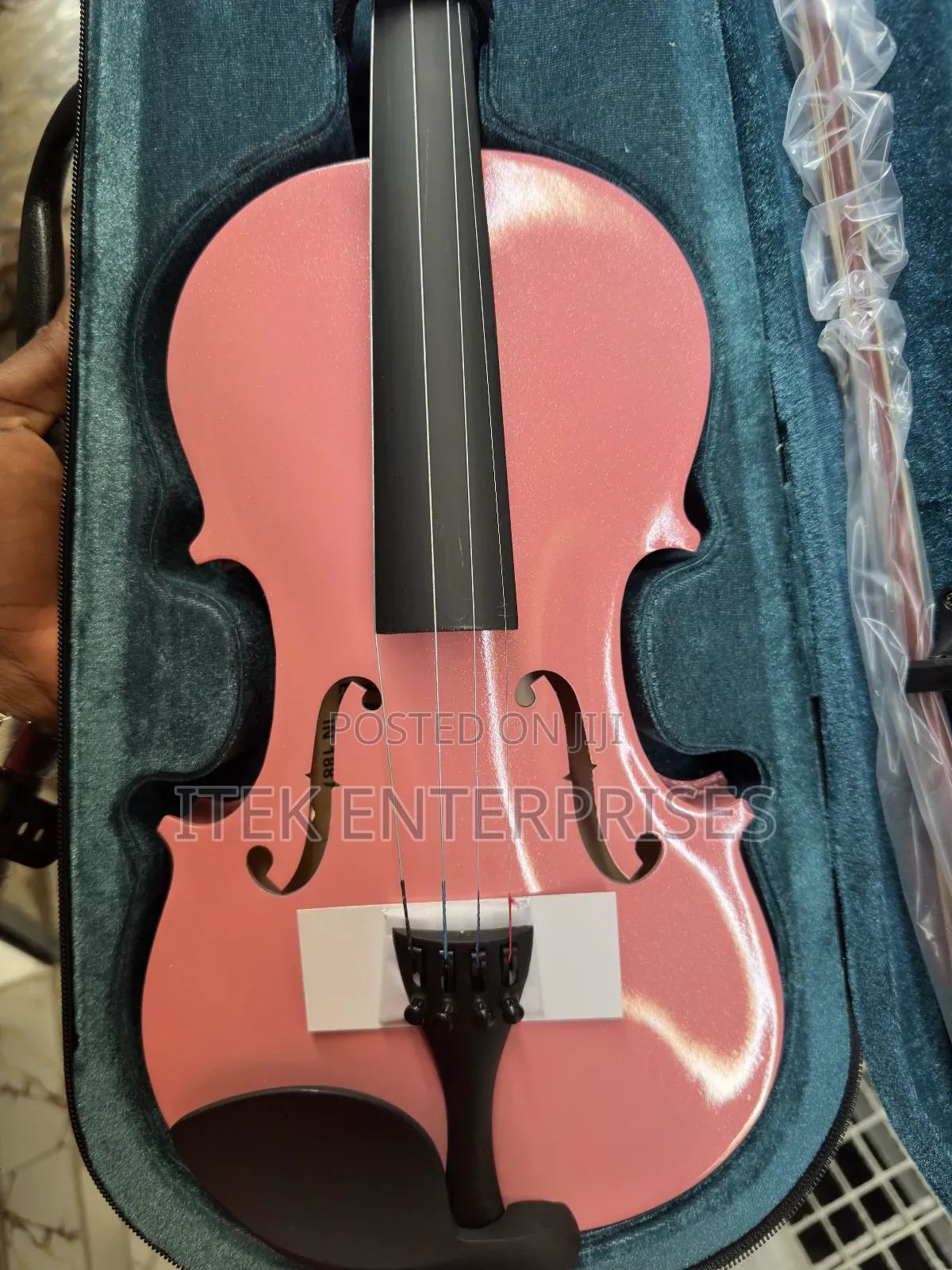 Yamaha Sparkle Pink Violin - 4/4 Full Size