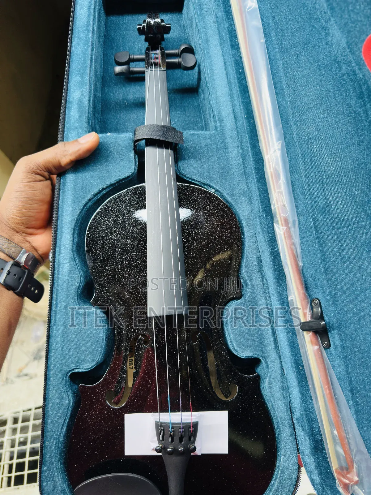 Yamaha Midnight Black Sparkle Violin - 4/4 Full Size