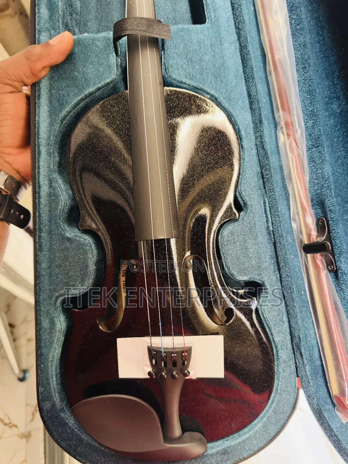 Yamaha Midnight Black Sparkle Violin - 4/4 Full Size