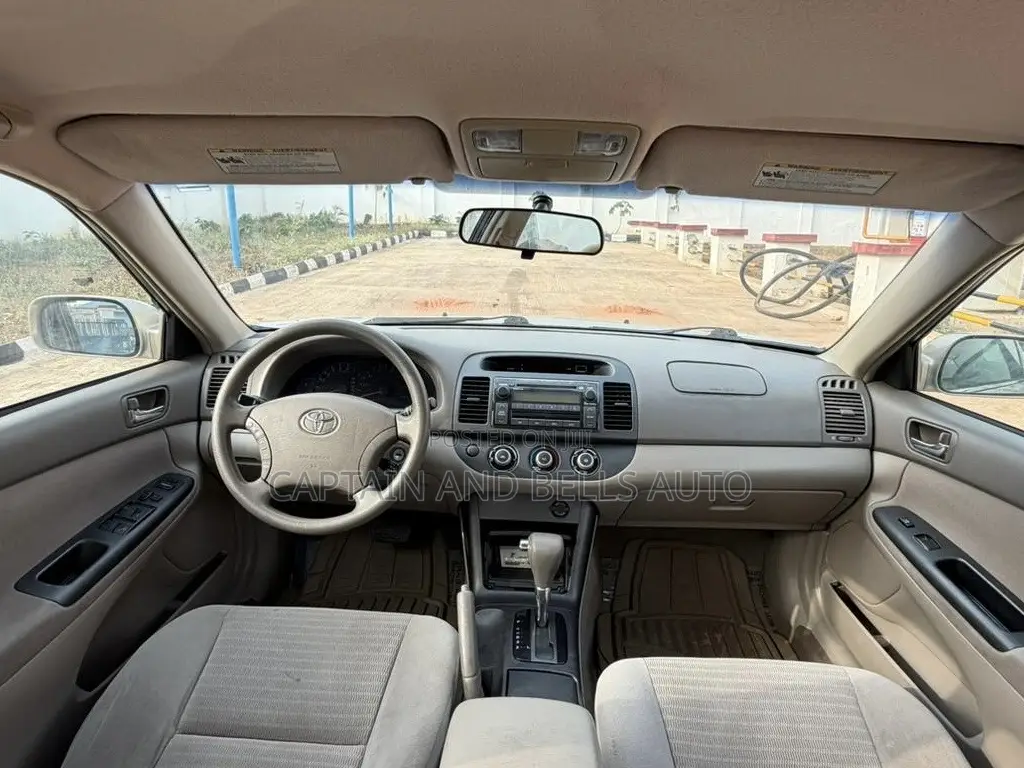 Toyota Camry LE 4dr Sedan (2.4L 4cyl 5A) 2006 Gold