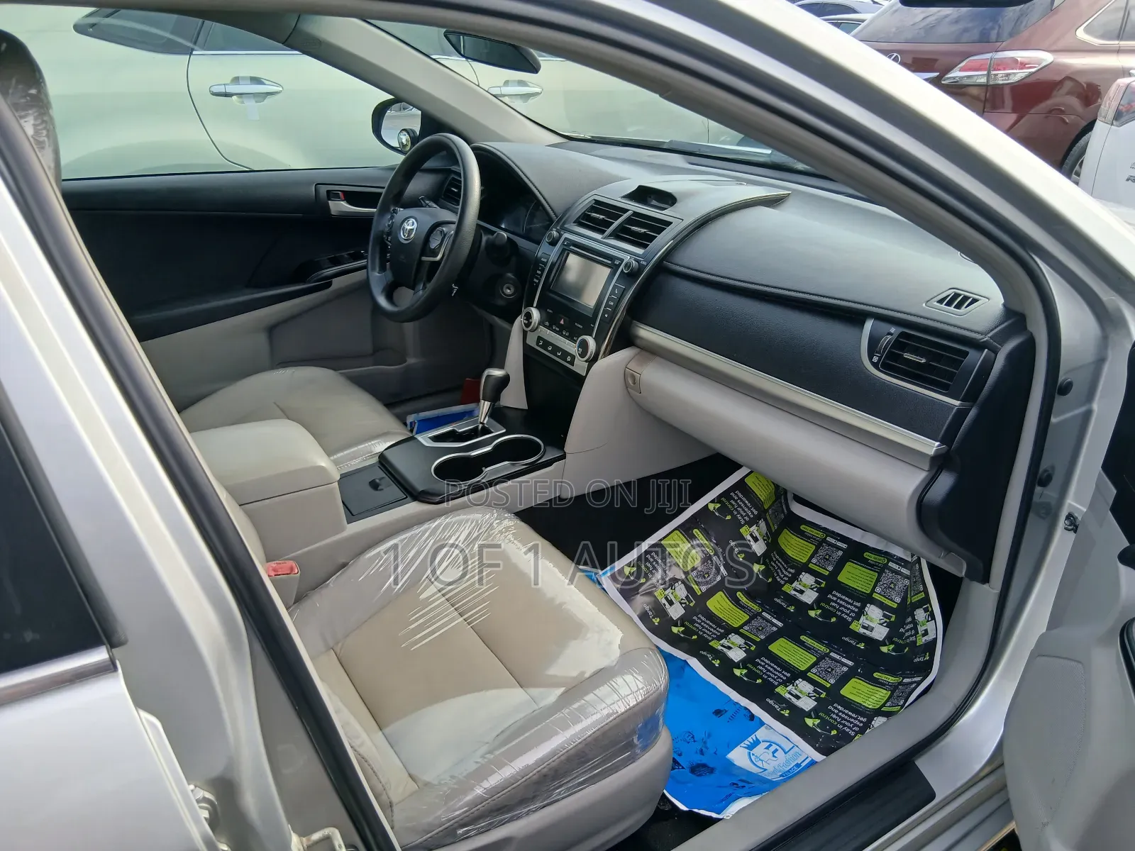 Toyota Camry LE 4dr Sedan w/Prod. End 11/13 (2.5L 4cyl 6A) 2014 Silver