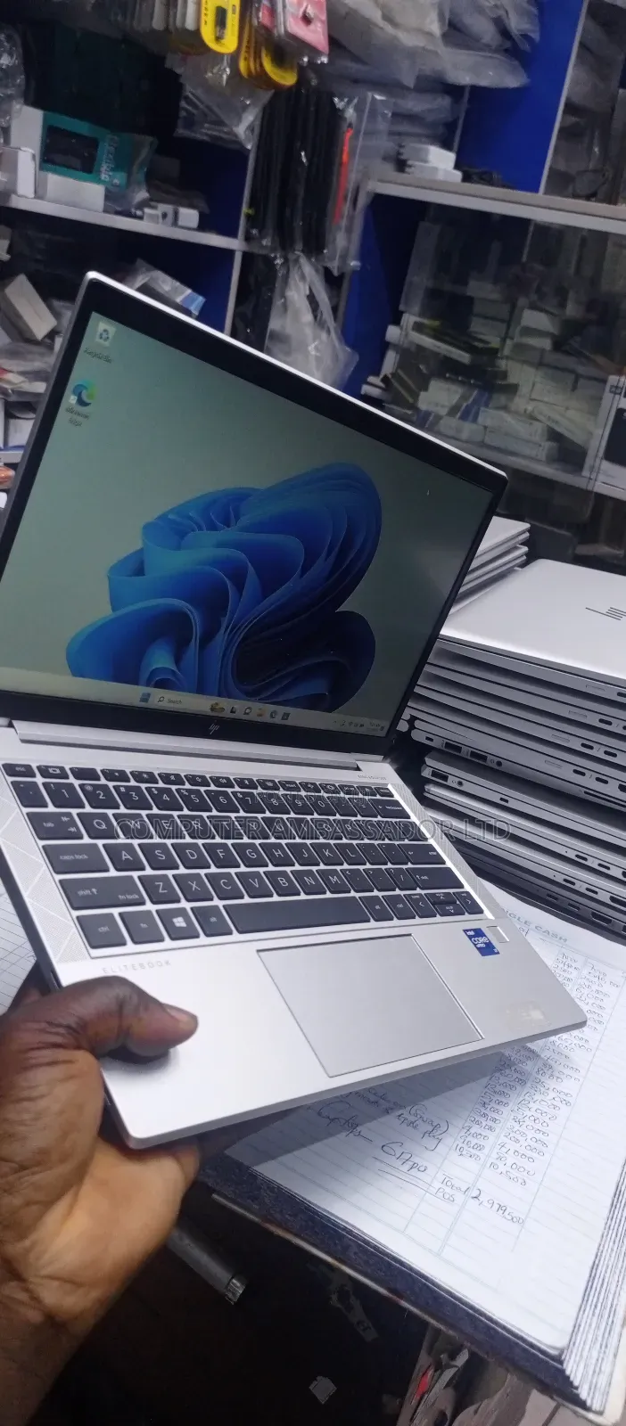 Laptop HP EliteBook 830 G8 16GB Intel Core i7 SSD 512GB