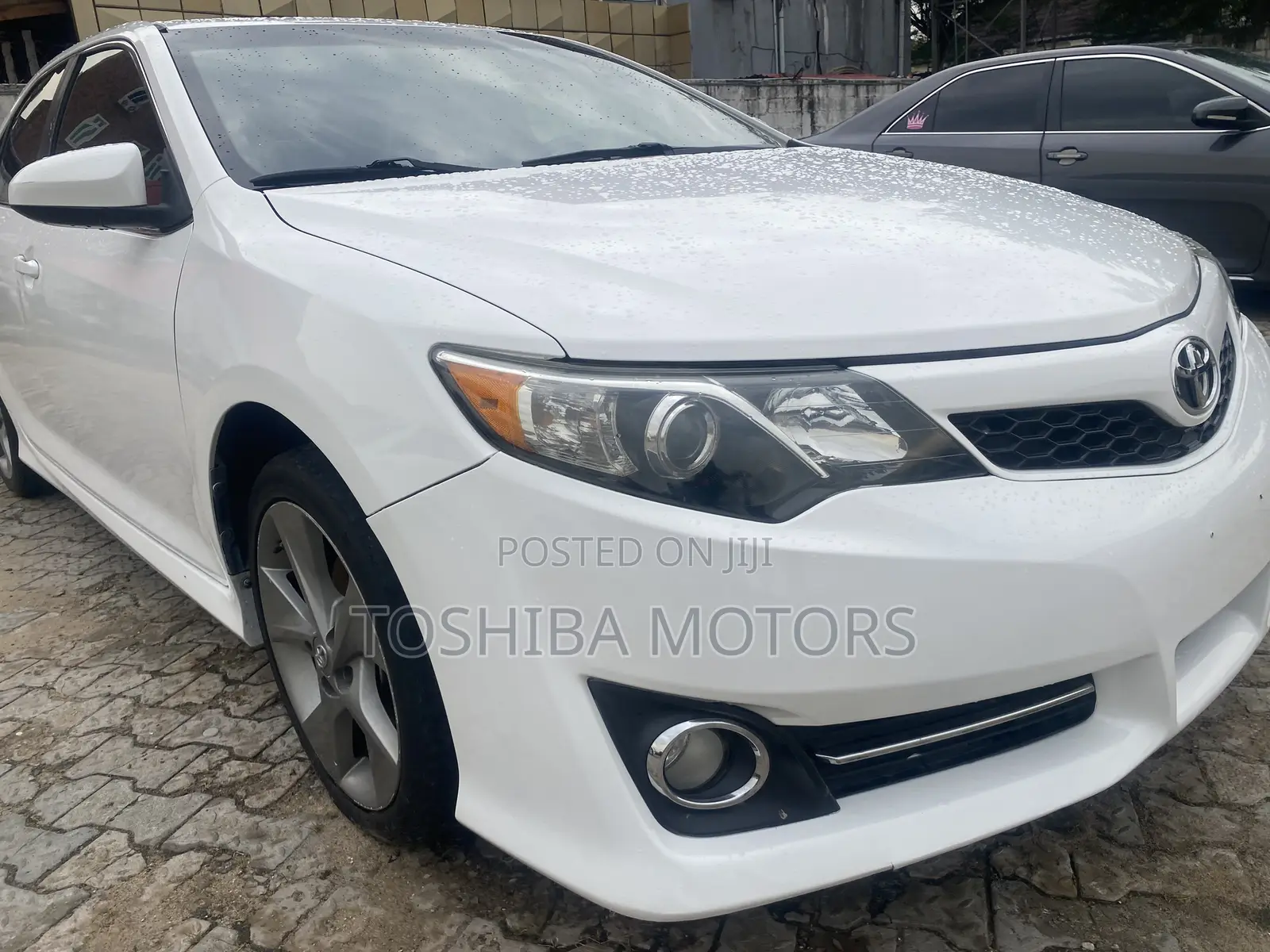 Toyota Camry SE V6 4dr Sedan (3.5L 6cyl 6A) 2013 White