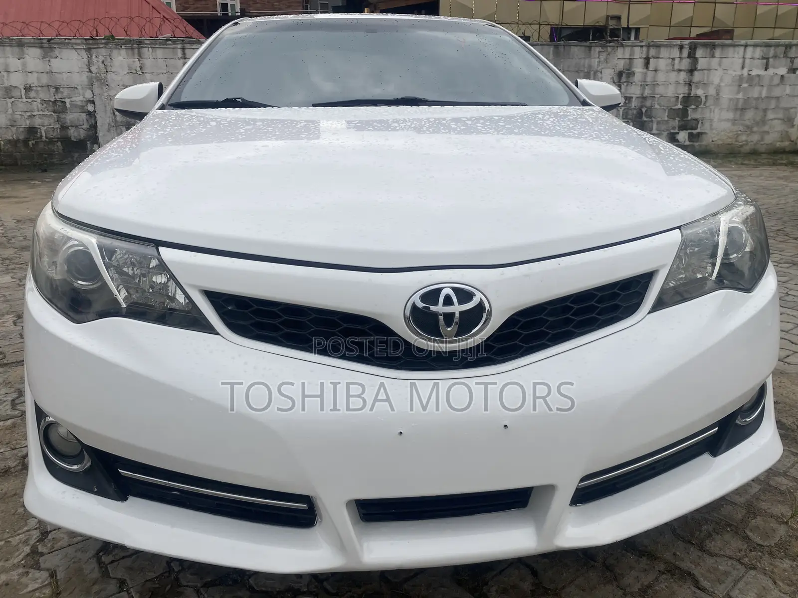 Toyota Camry SE V6 4dr Sedan (3.5L 6cyl 6A) 2013 White