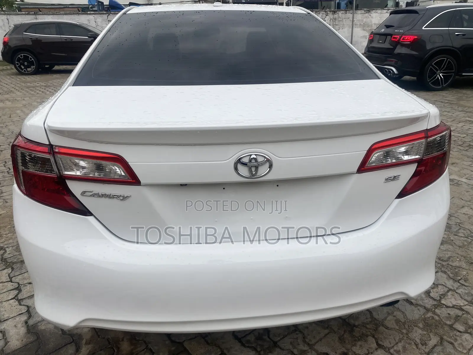 Toyota Camry SE V6 4dr Sedan (3.5L 6cyl 6A) 2013 White