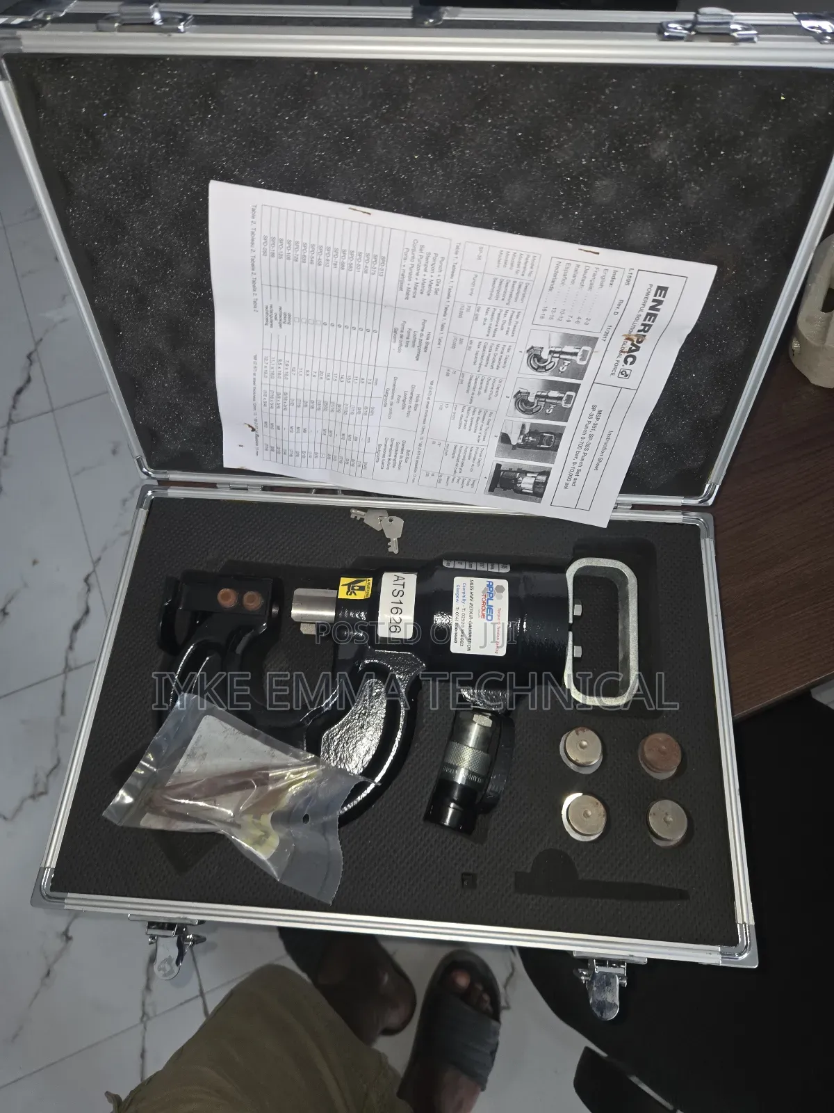 Enerpac Sp-35s Hydraulic Hole Punch Kit.