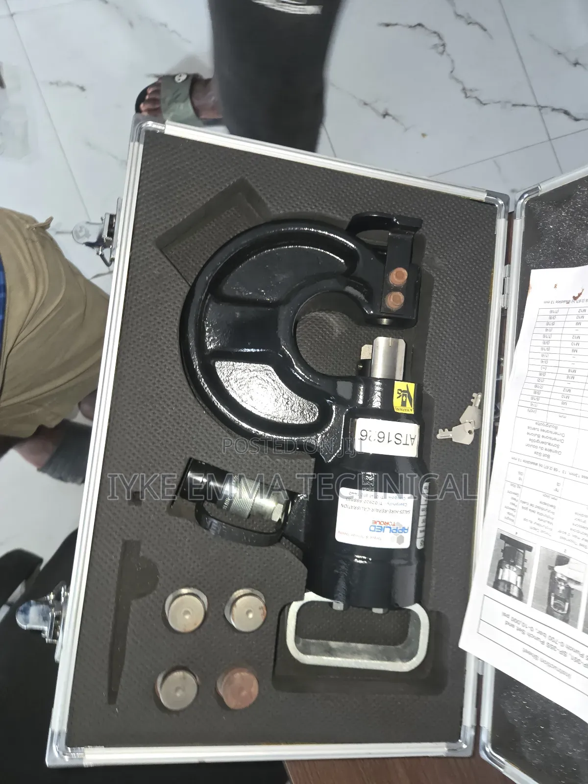 Enerpac Sp-35s Hydraulic Hole Punch Kit.