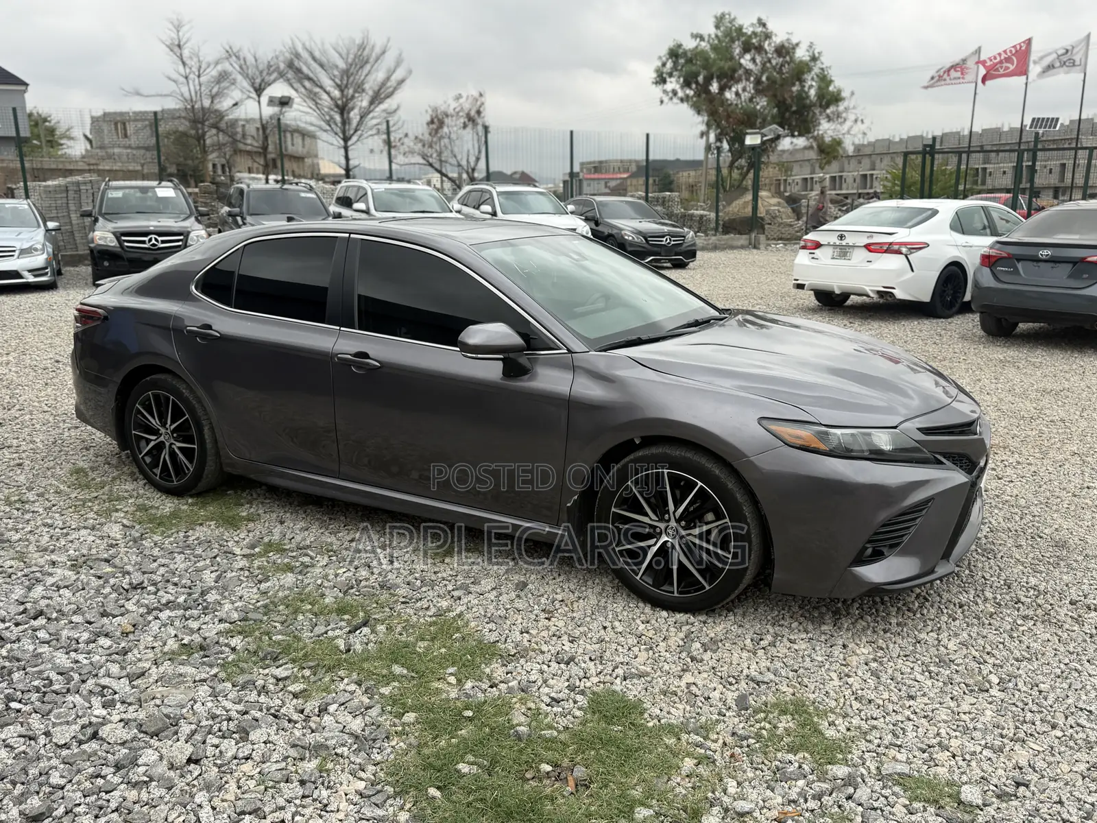Toyota Camry SE 2023 Gray