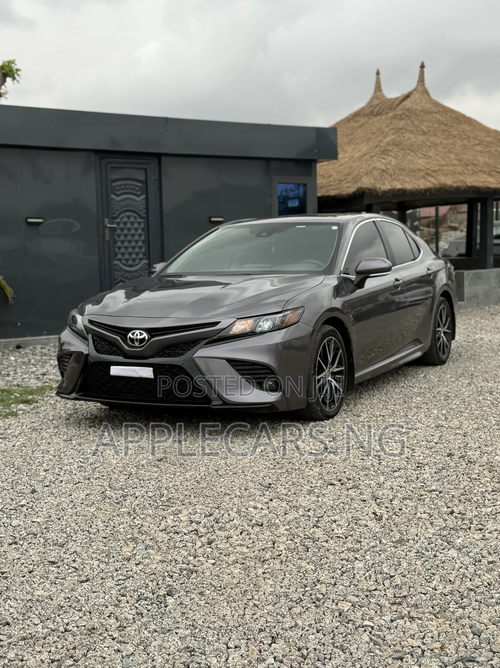 Toyota Camry SE 2023 Gray